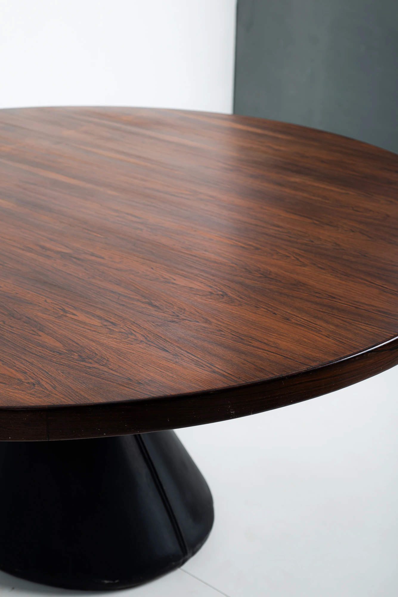 Guarujá table, Jorge Zalszupin — photo 7