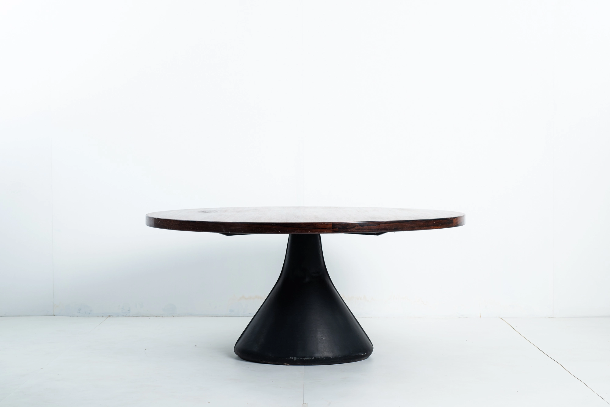 Guarujá table, Jorge Zalszupin — photo 11