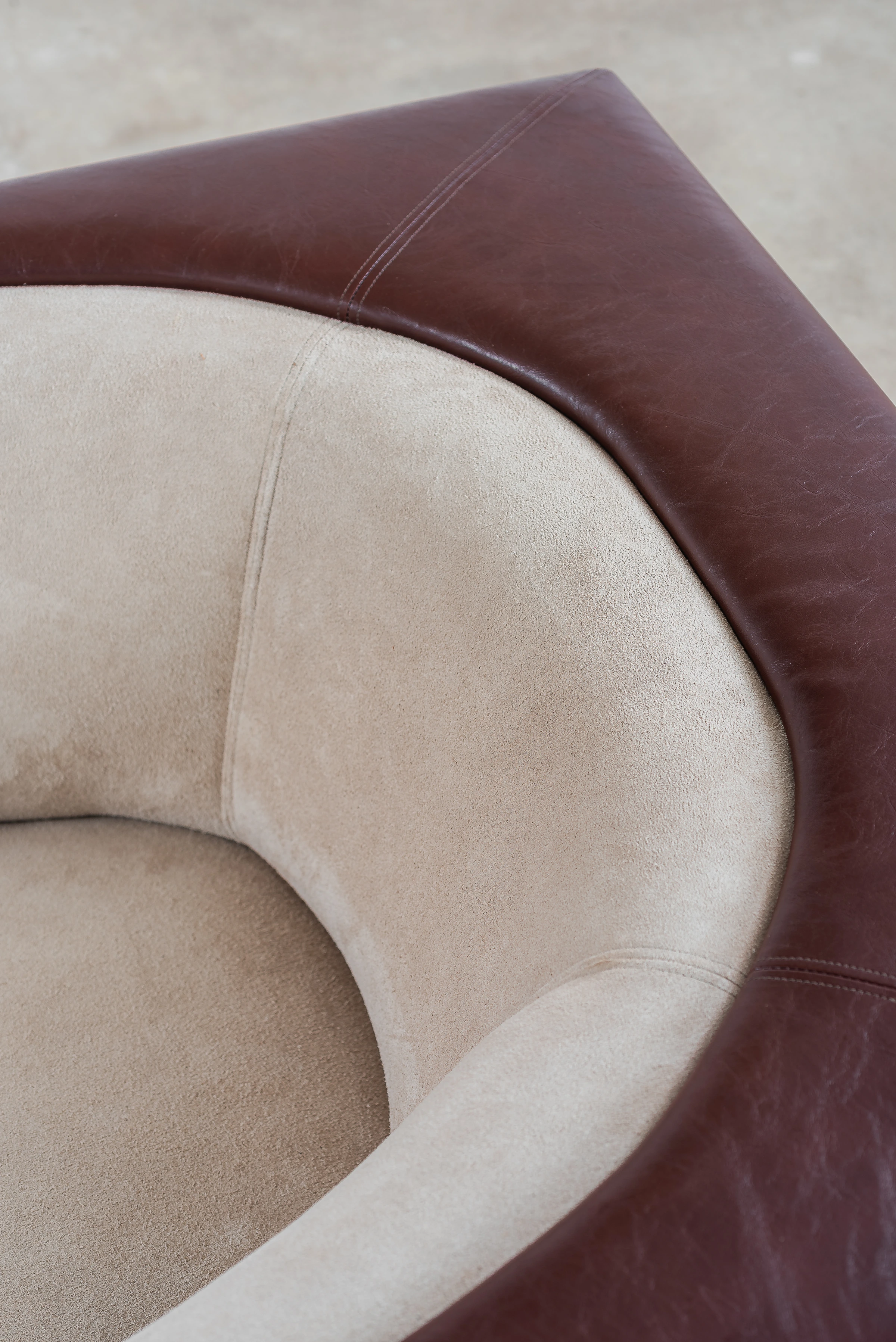 Pair of Cubo armchairs, Jorge Zalszupin — photo 6