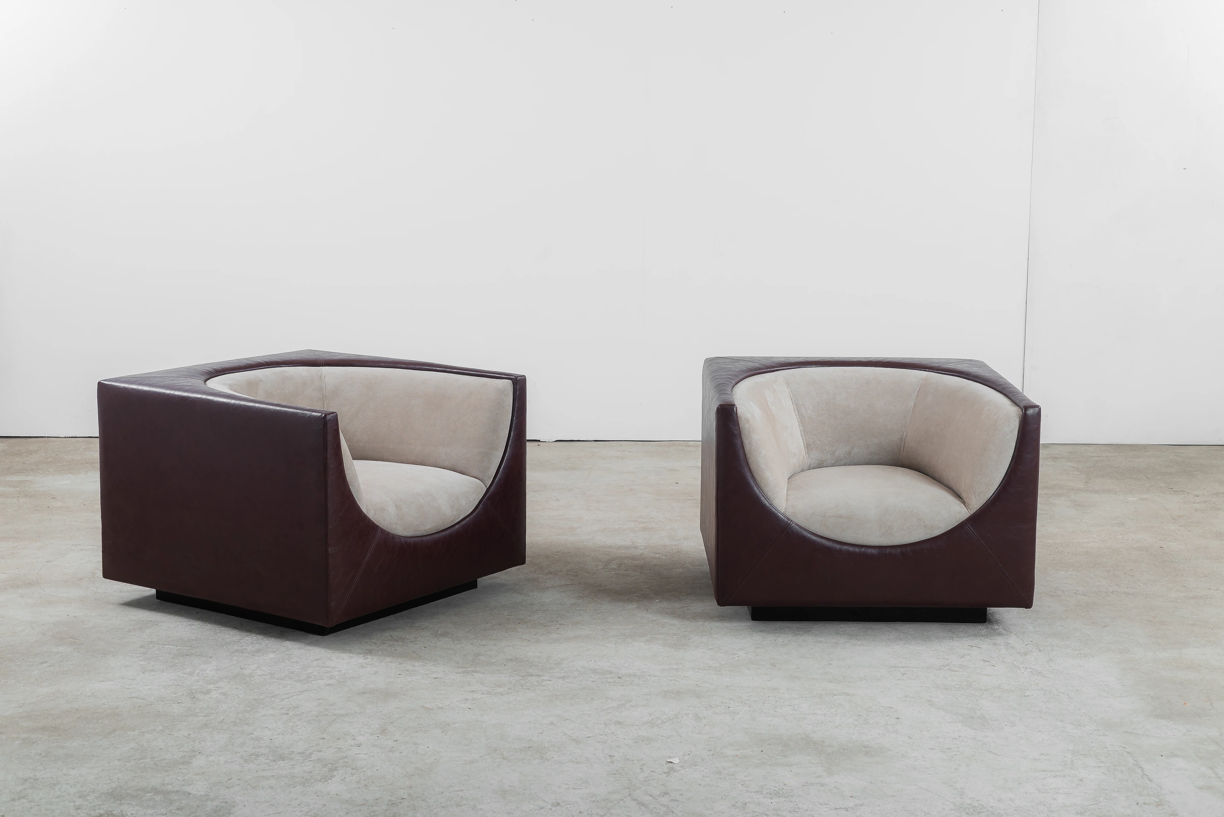 Pair of Cubo armchairs, Jorge Zalszupin — photo 7