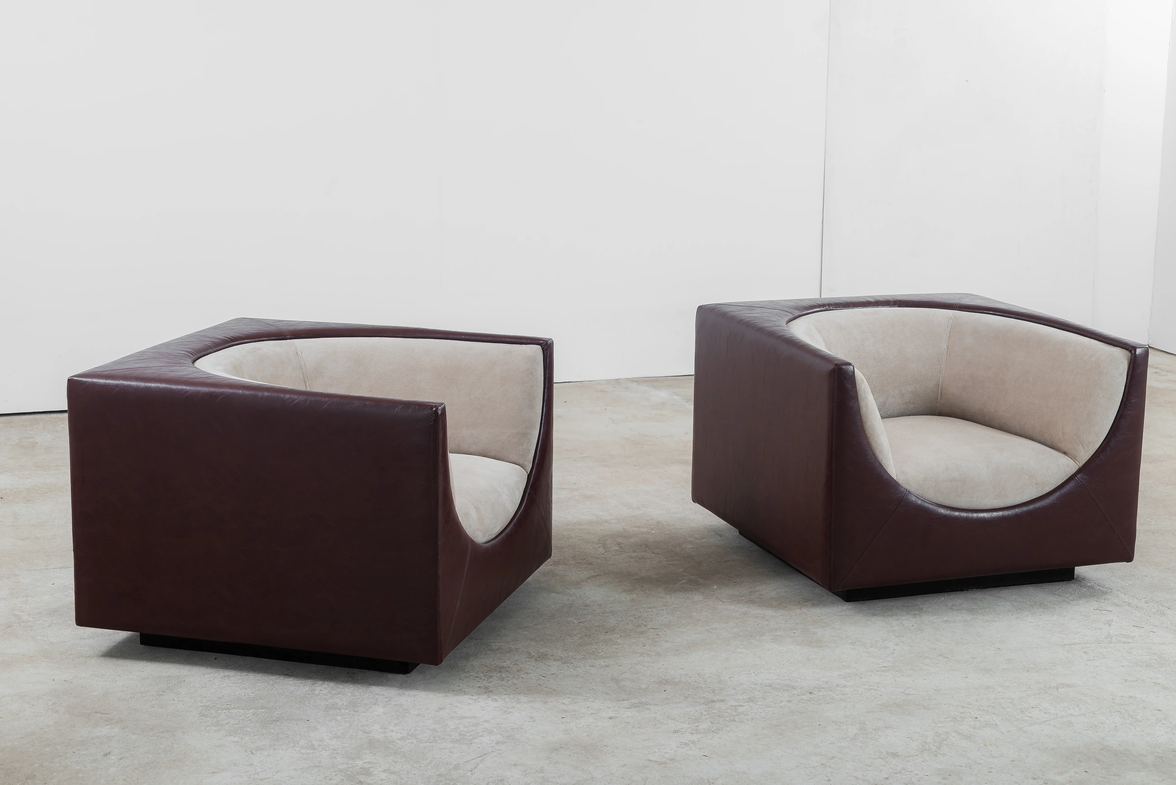 Pair of Cubo armchairs, Jorge Zalszupin — photo 9