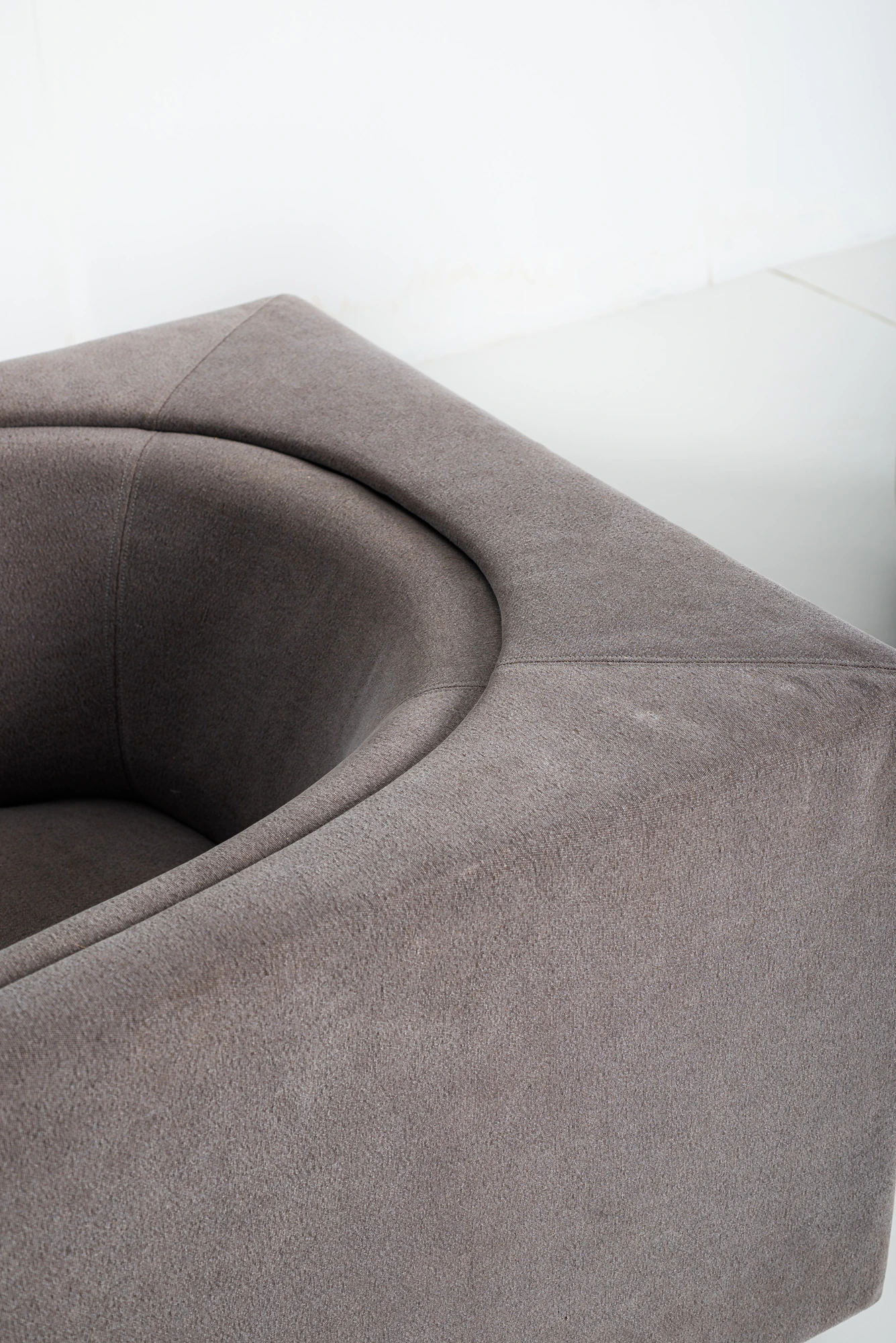 Pair of Cubo armchairs, Jorge Zalszupin — photo 11
