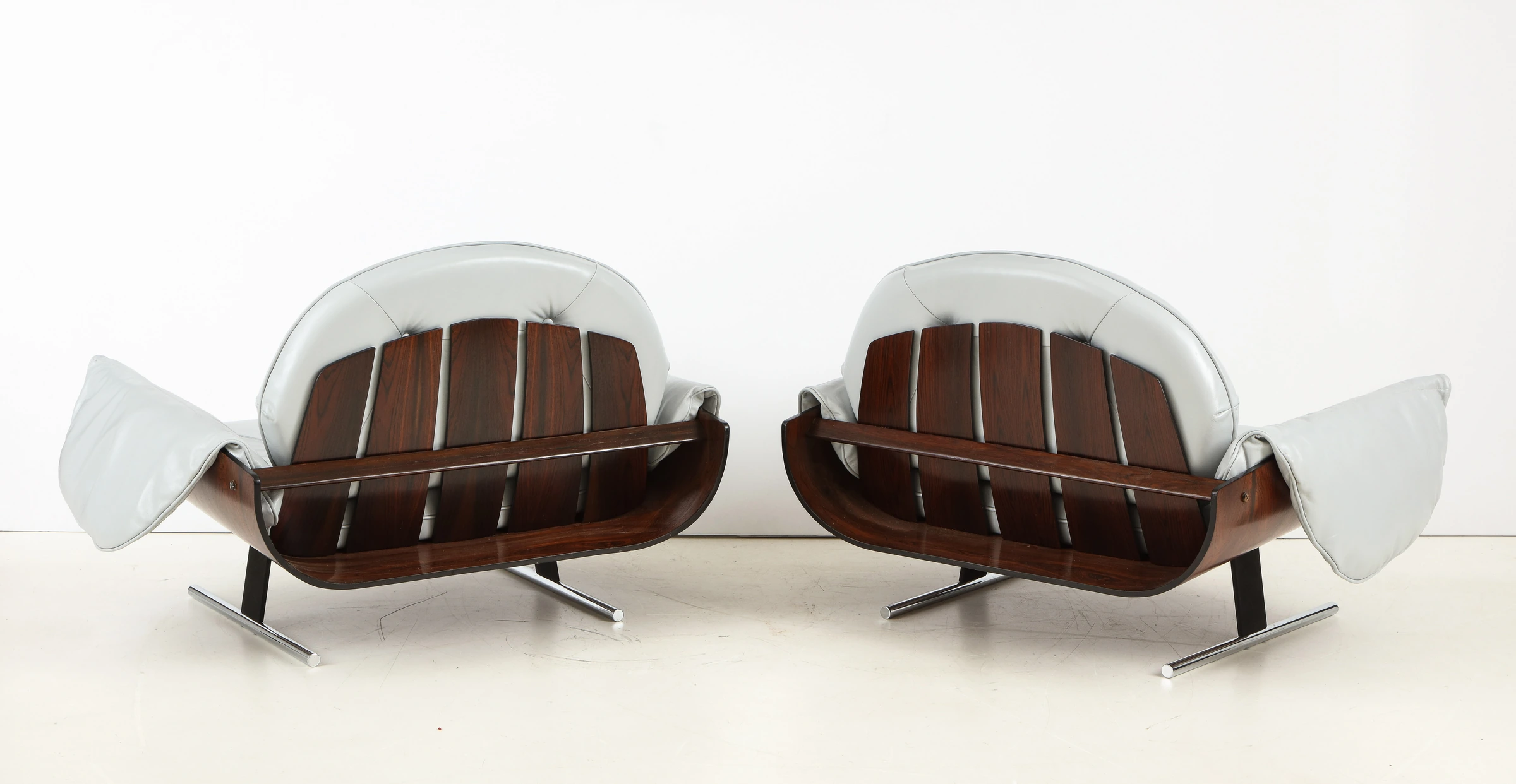 Pair of Presidencial armchair, Jorge Zalszupin — photo 2