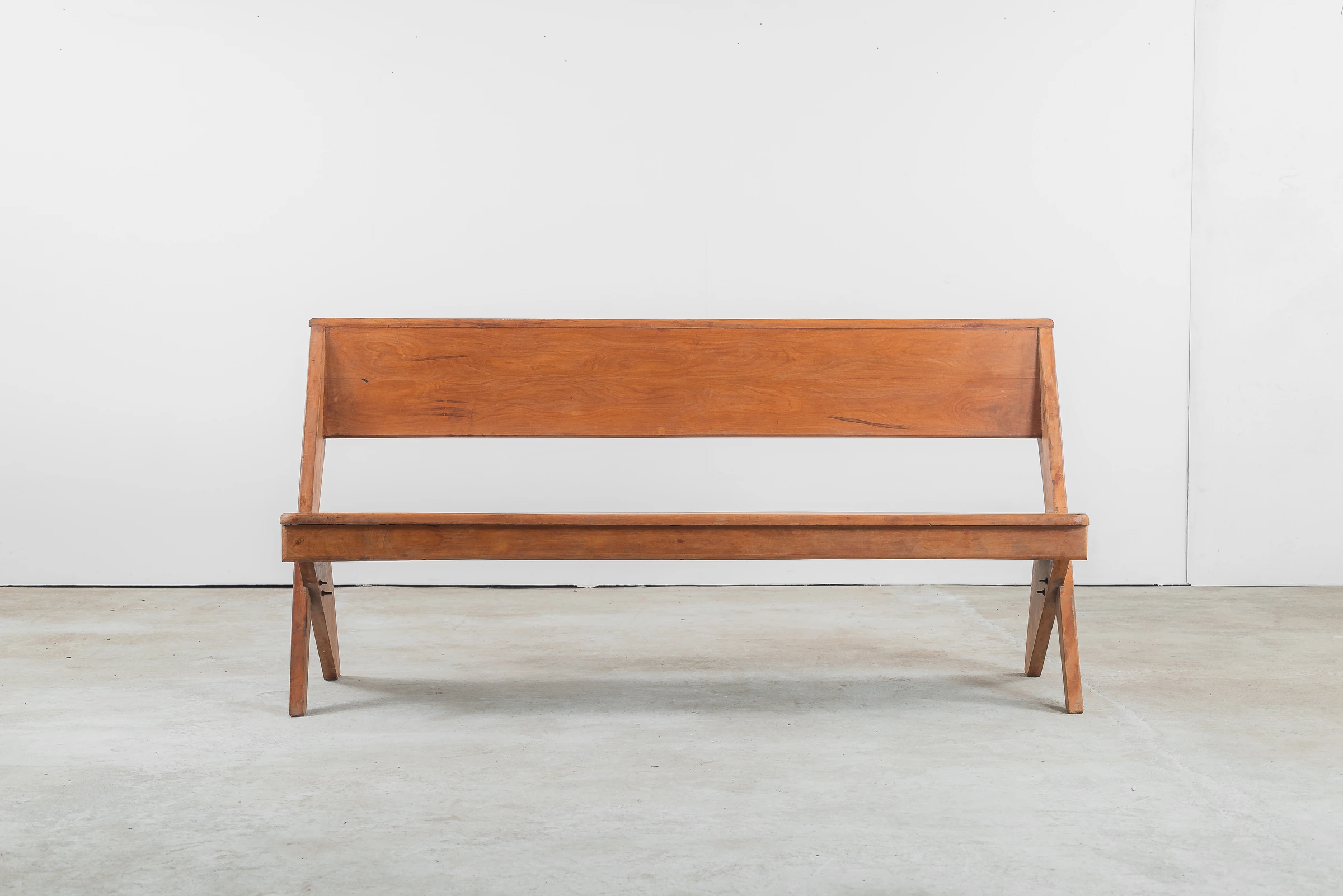 Church bench, José Zanine Caldas — photo 2