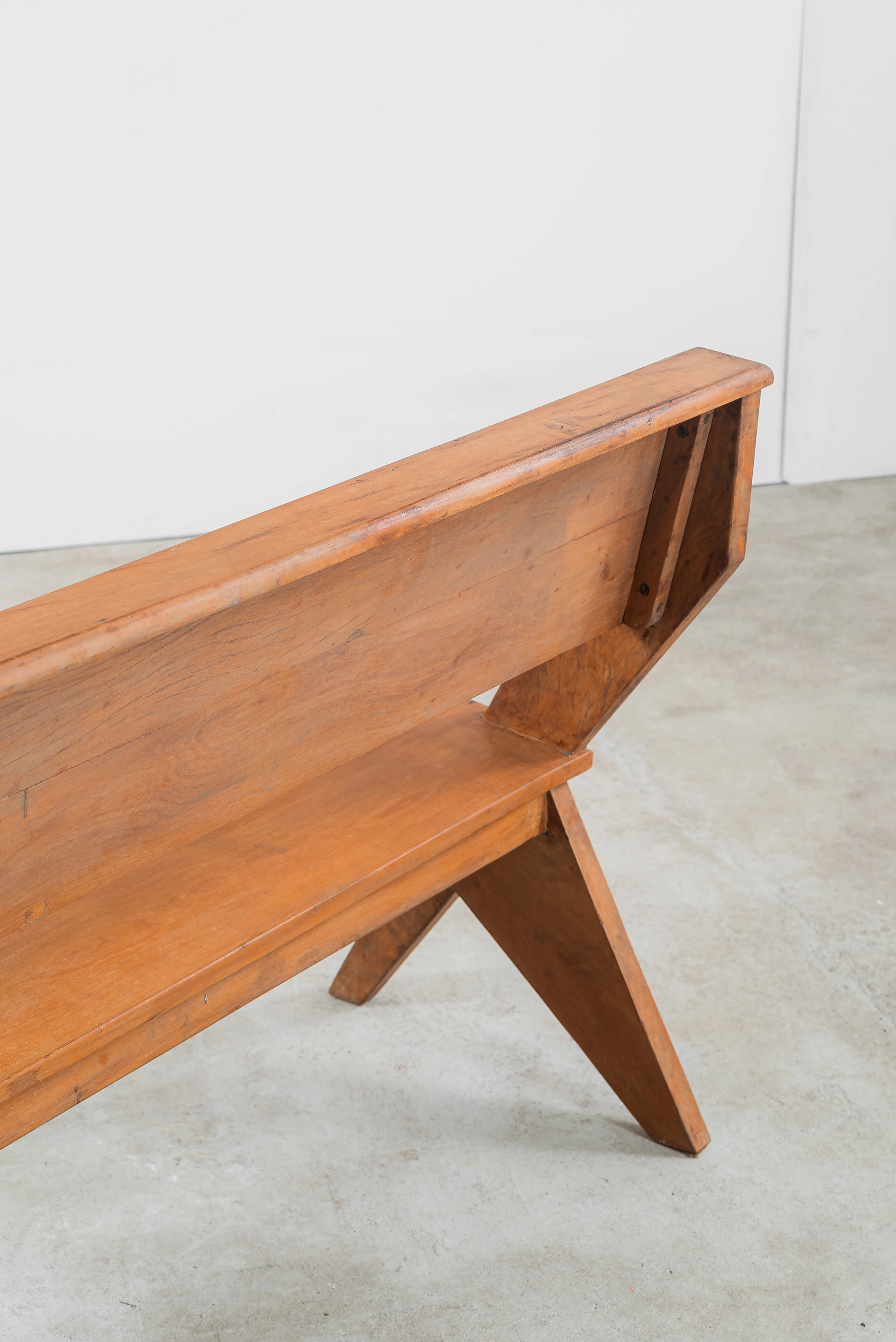 Church bench, José Zanine Caldas — photo 3