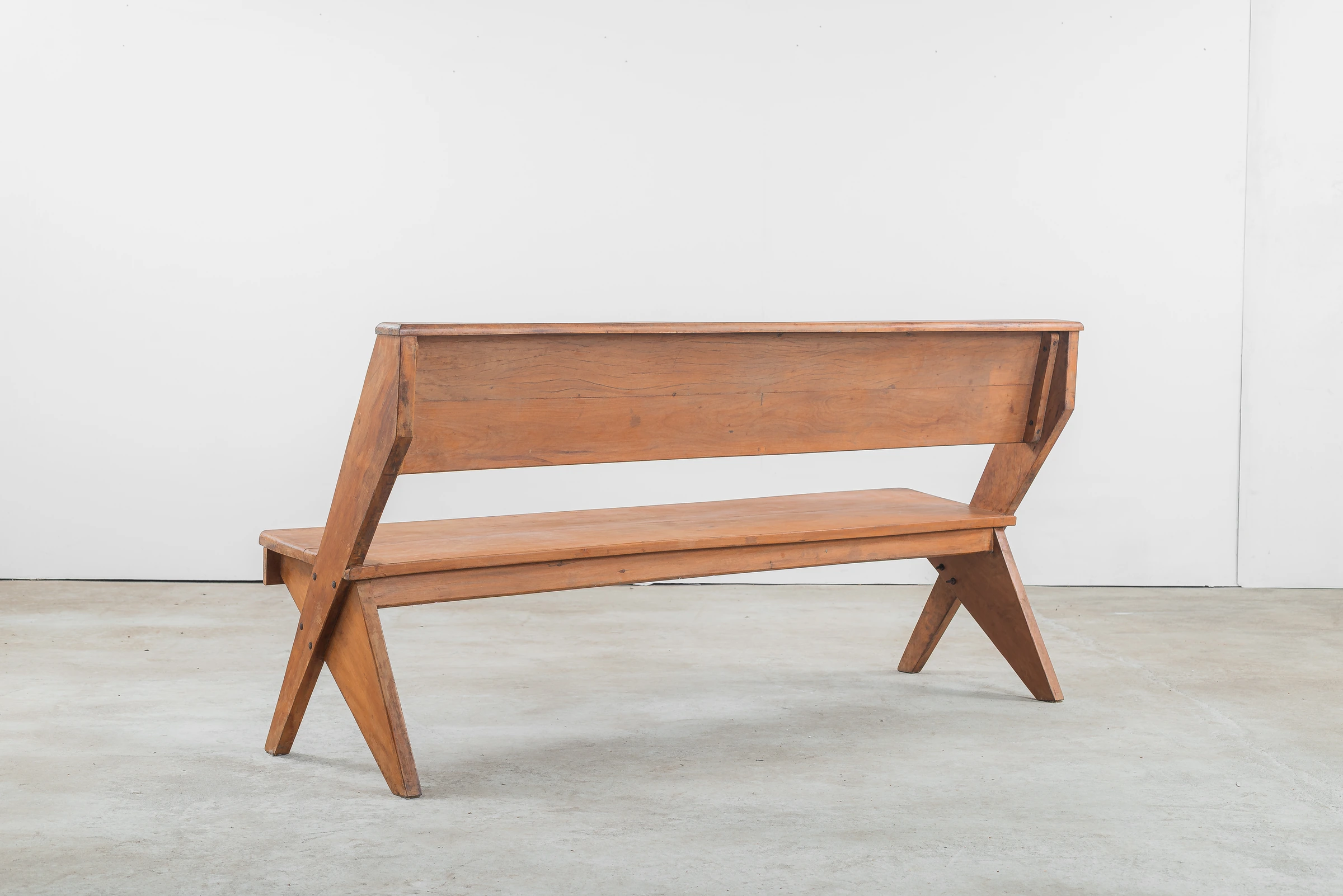 Church bench, José Zanine Caldas — photo 11