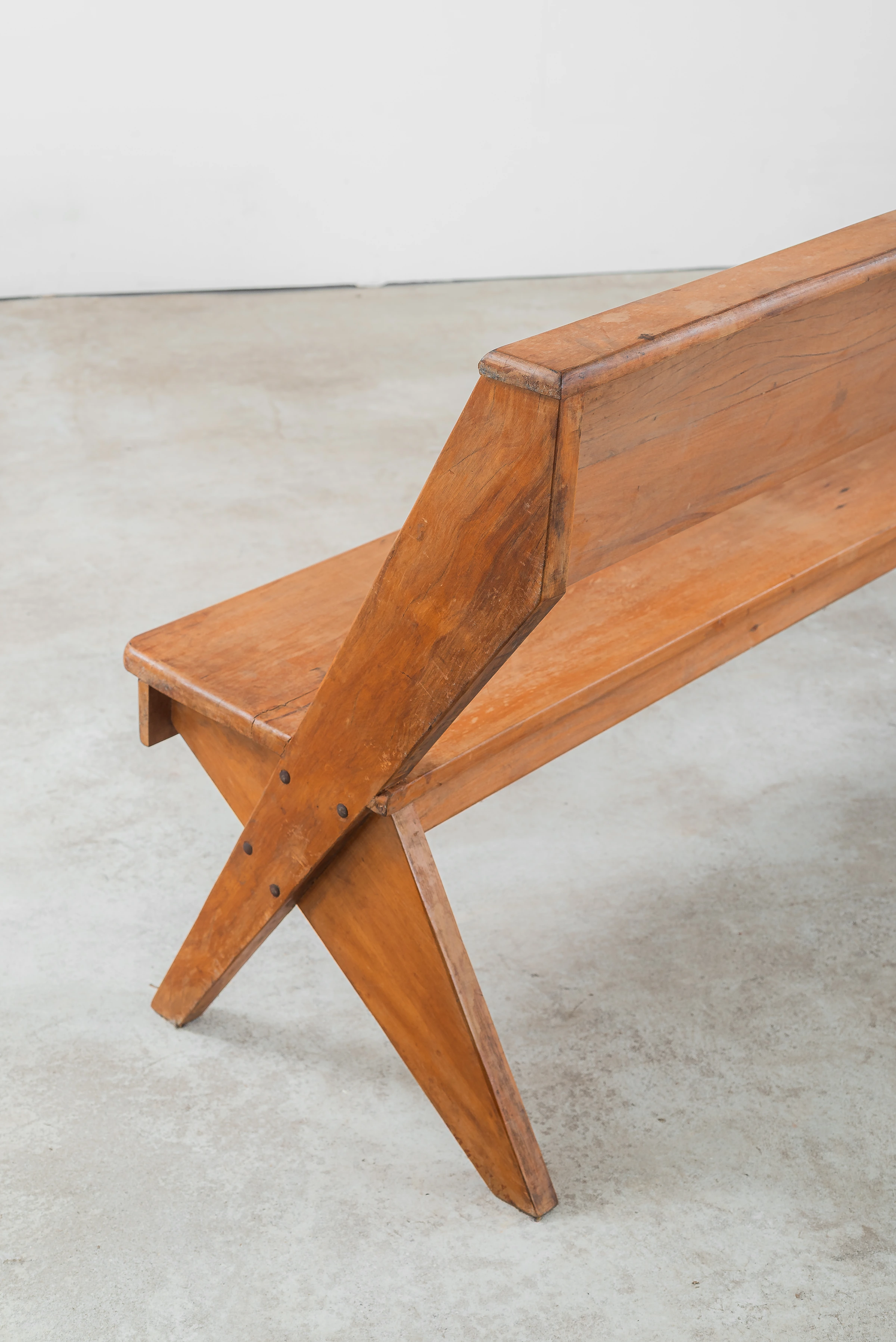 Church bench, José Zanine Caldas — photo 13