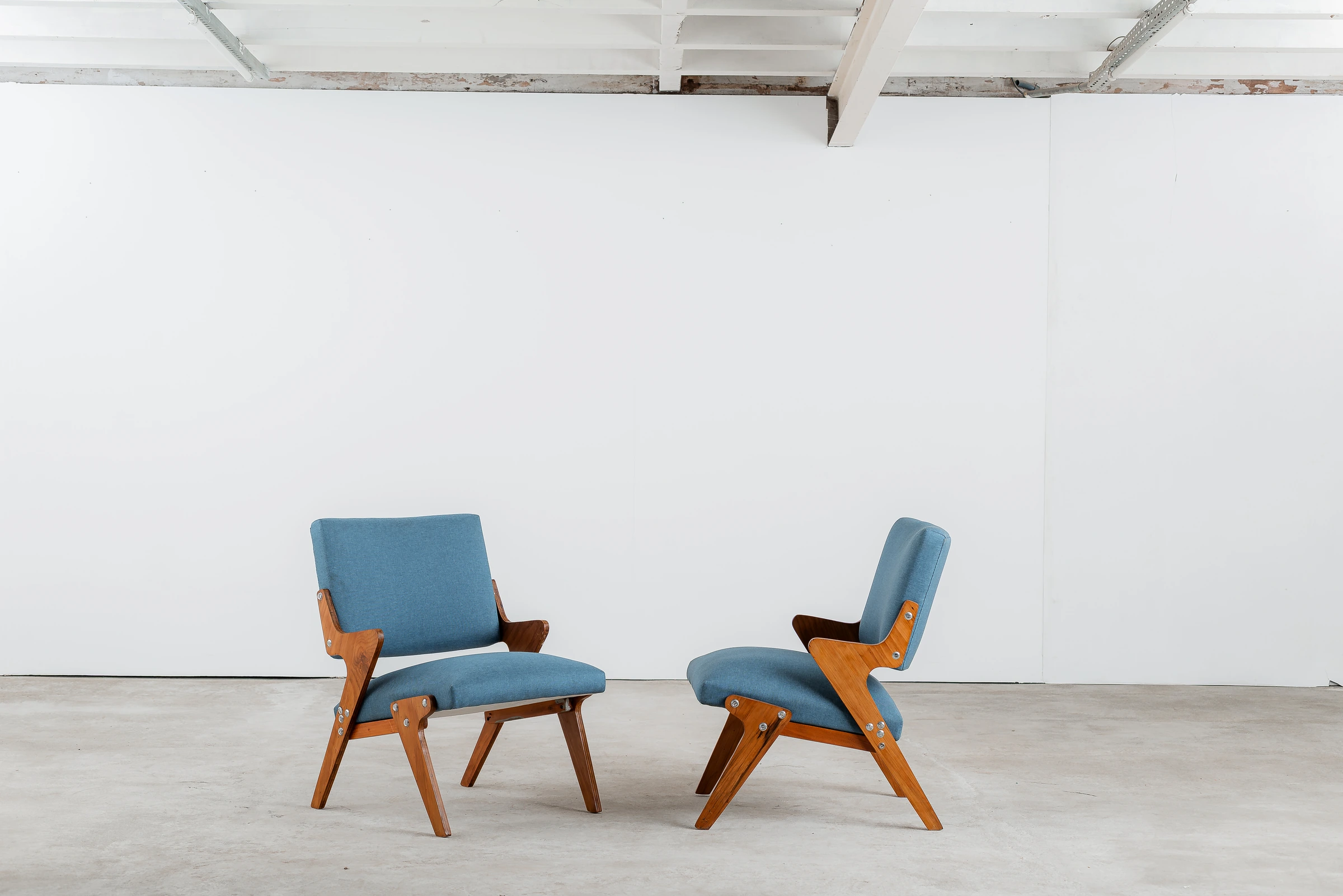 Pair of Linha Z armchairs — José Zanine Caldas