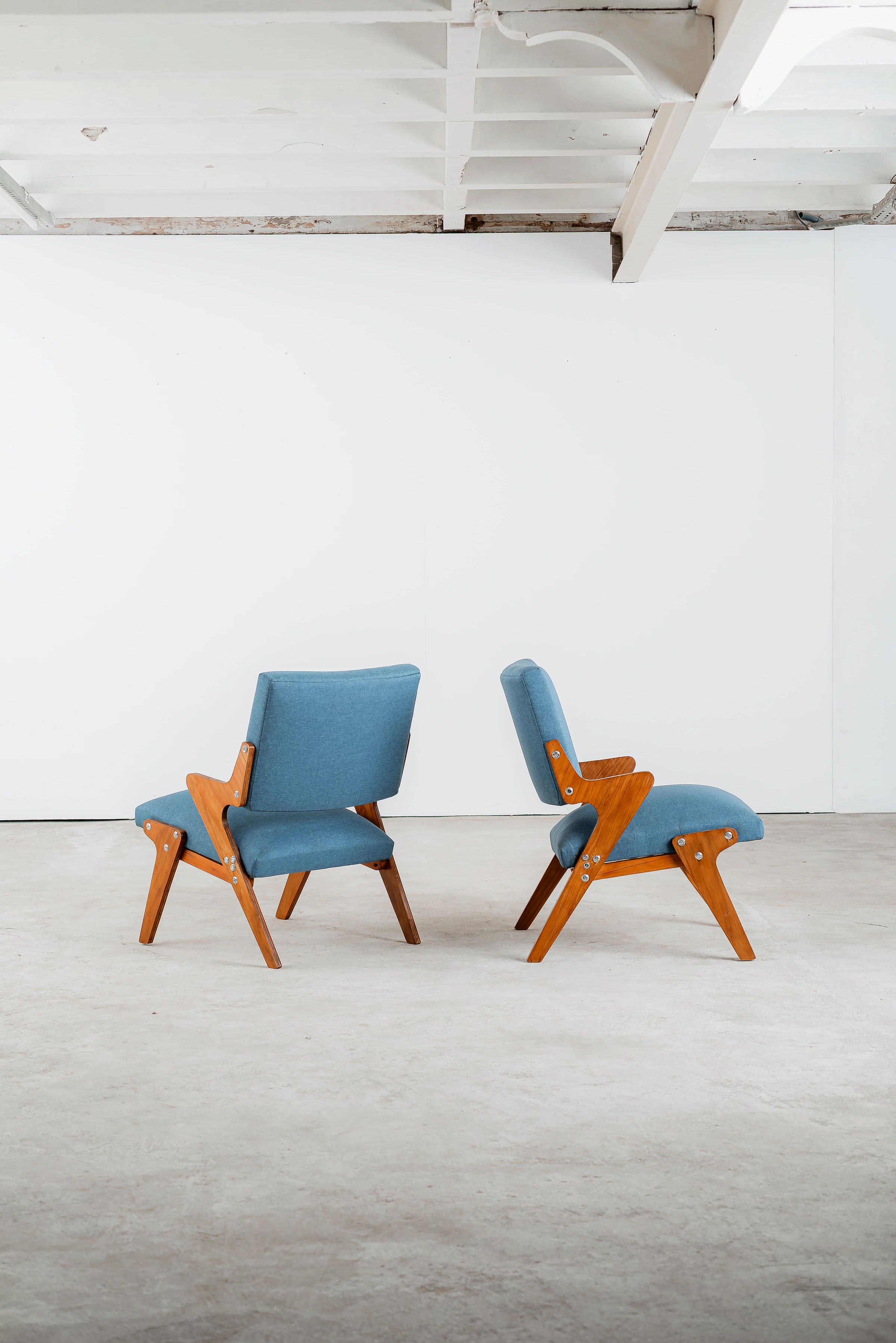 Pair of Linha Z armchairs, José Zanine Caldas — photo 2