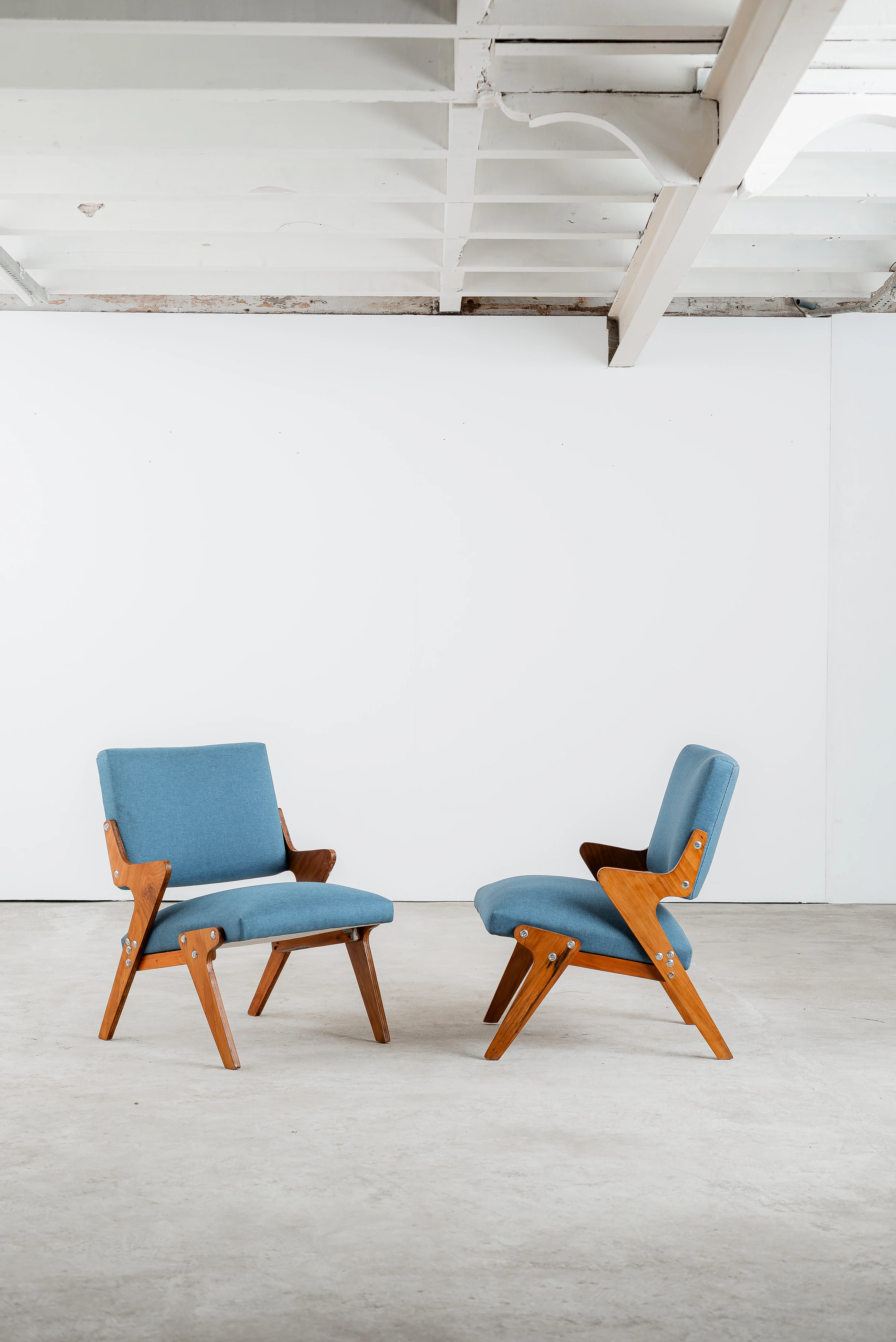 Pair of Linha Z armchairs, José Zanine Caldas — photo 3