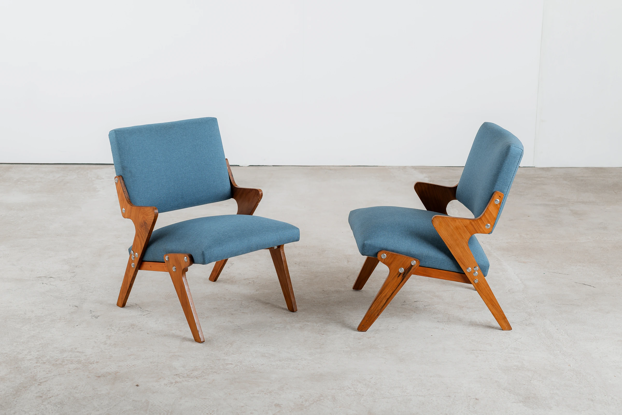 Pair of Linha Z armchairs, José Zanine Caldas — photo 4