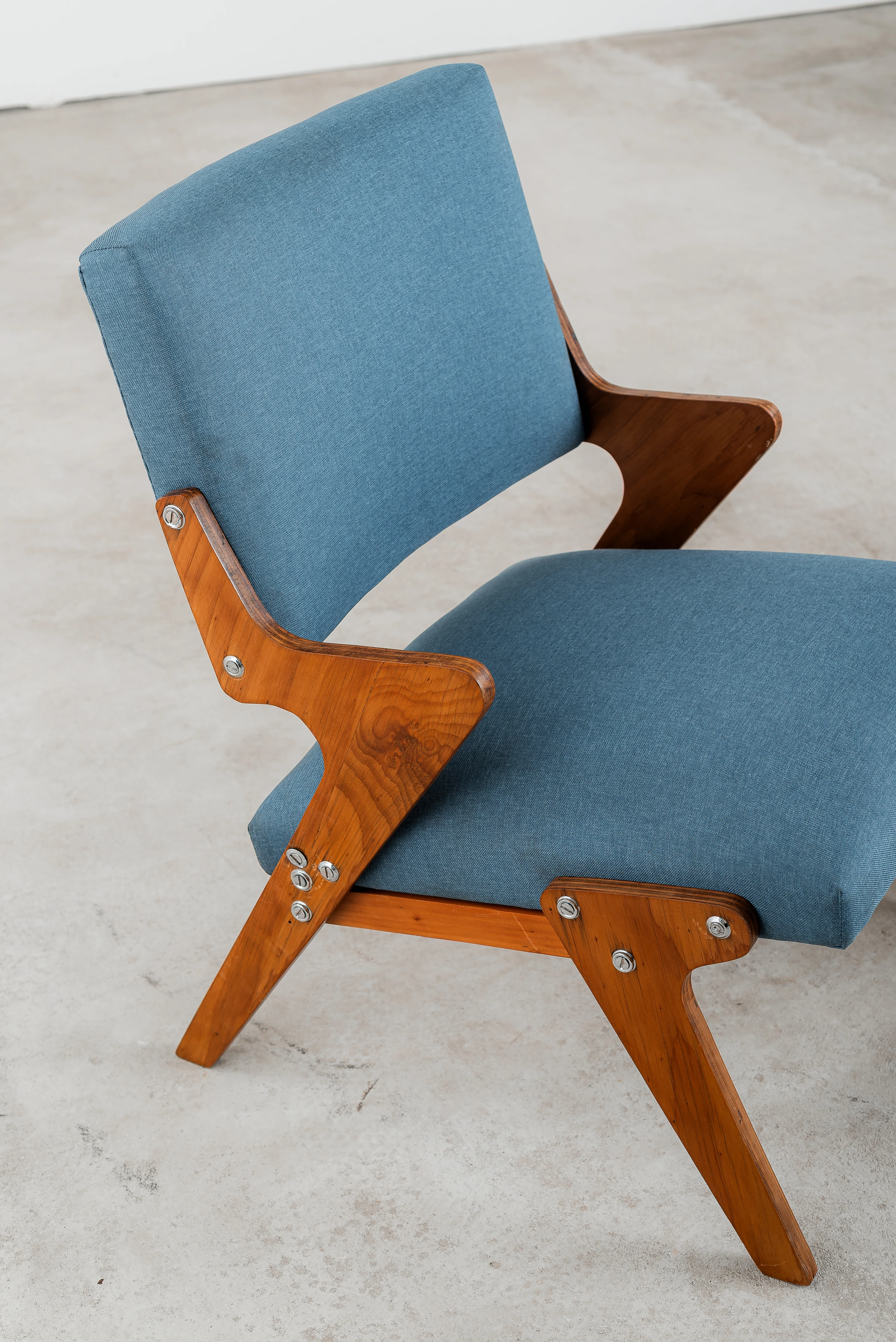 Pair of Linha Z armchairs, José Zanine Caldas — photo 6