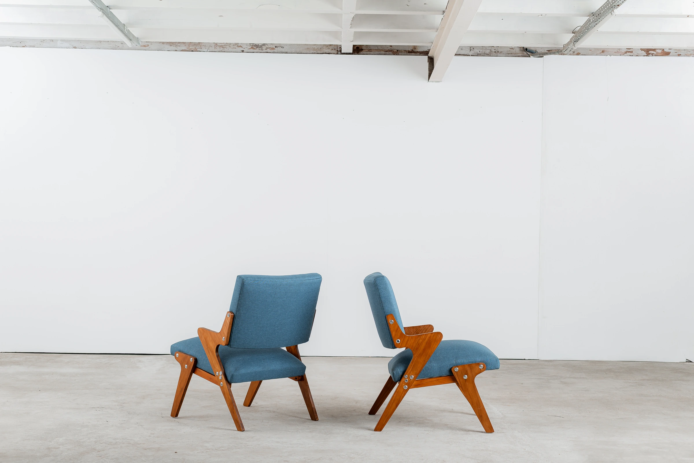 Pair of Linha Z armchairs, José Zanine Caldas — photo 7