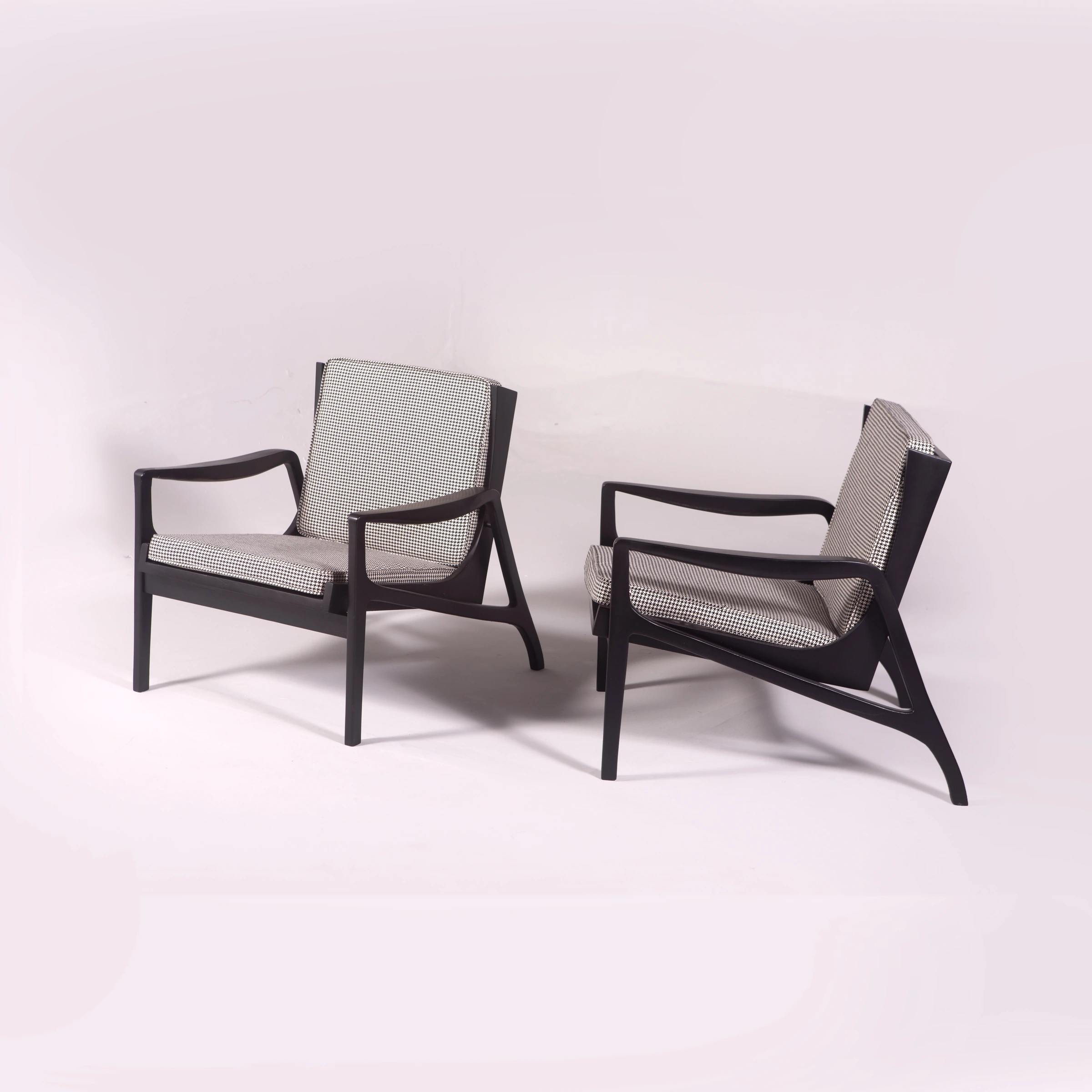 Pair of armchairs — Liceu de Artes e Ofícios