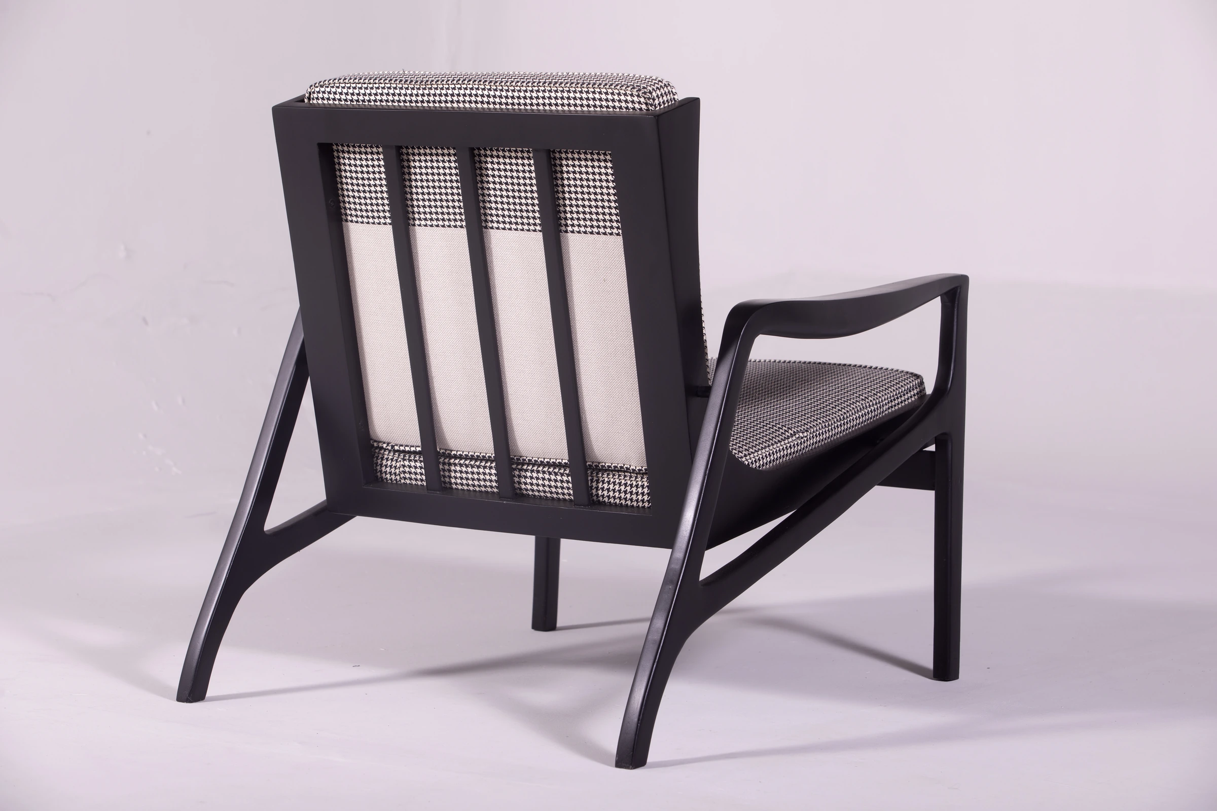 Pair of armchairs, Liceu de Artes e Ofícios — photo 5
