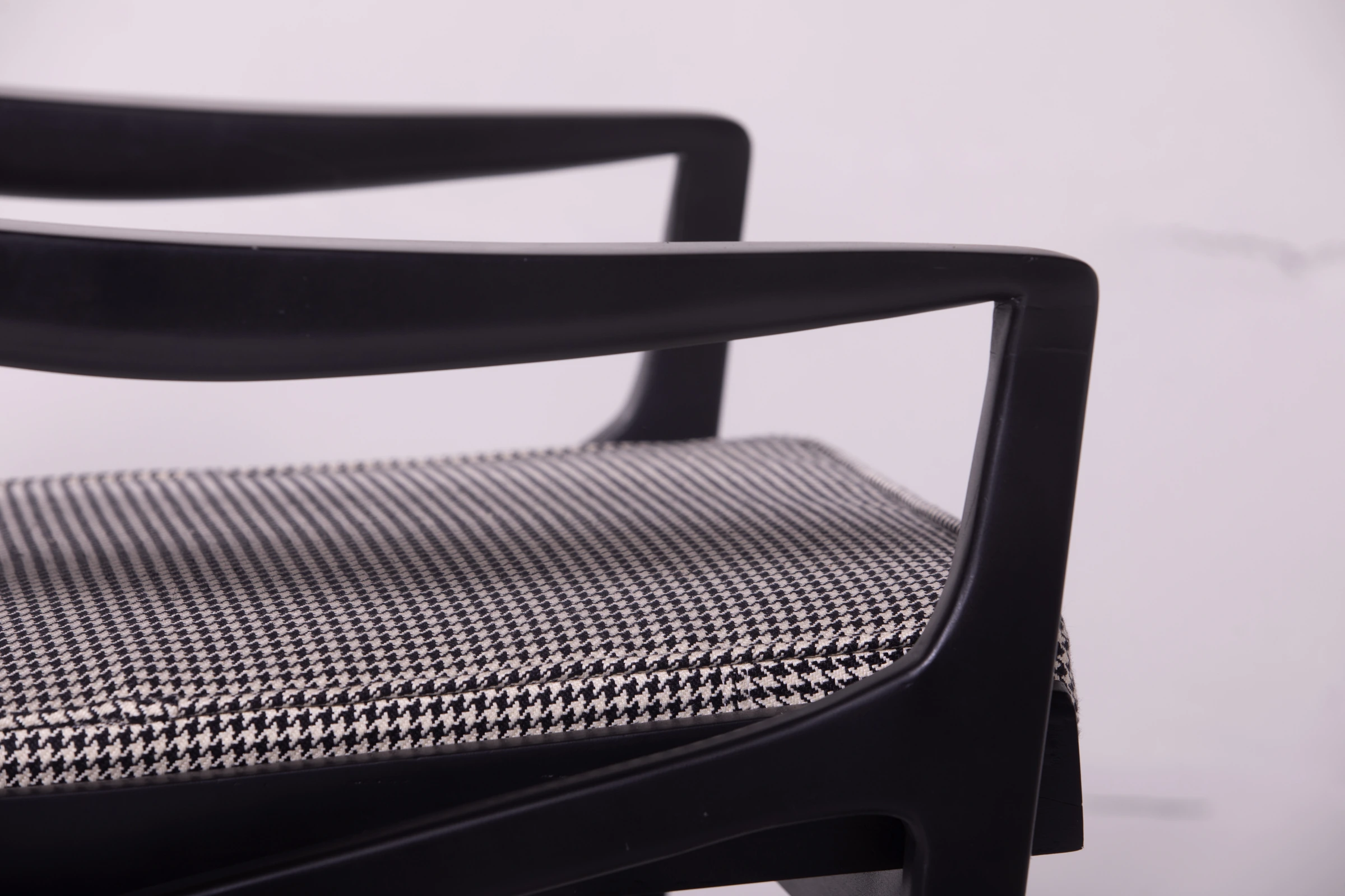 Pair of armchairs, Liceu de Artes e Ofícios — photo 6