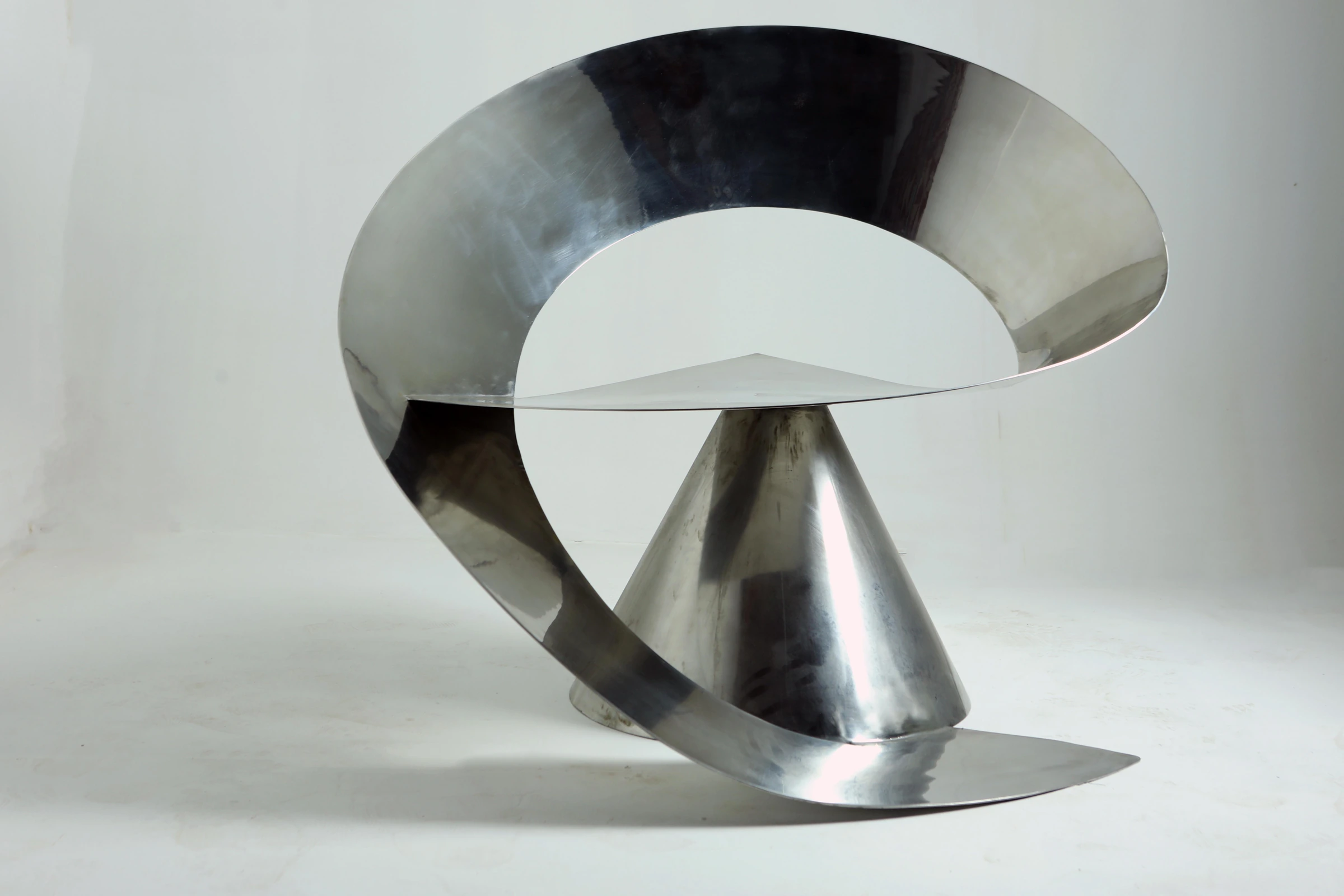 Abrigo chair, Mameluca Studio — photo 2