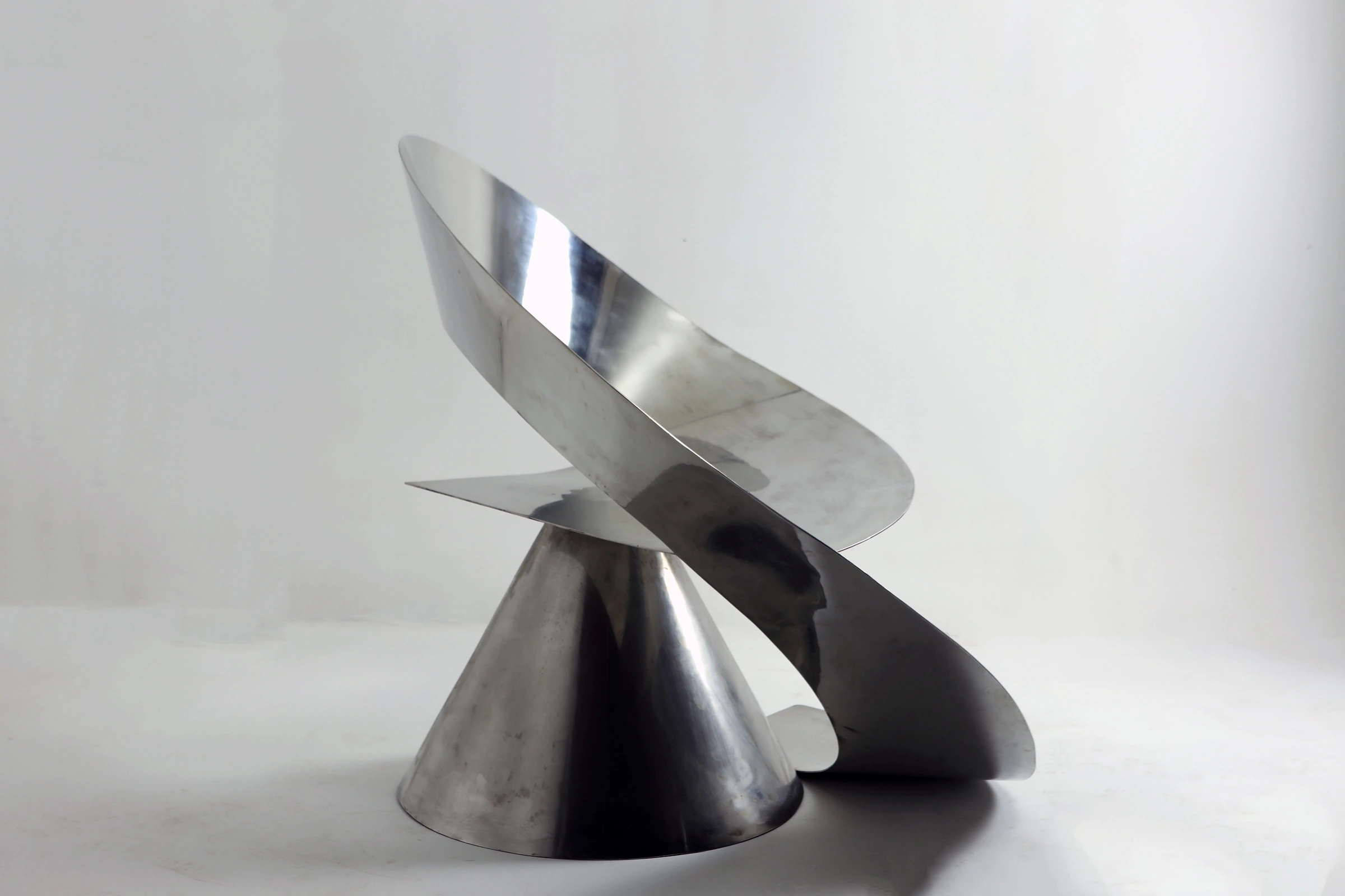 Abrigo chair, Mameluca Studio — photo 3
