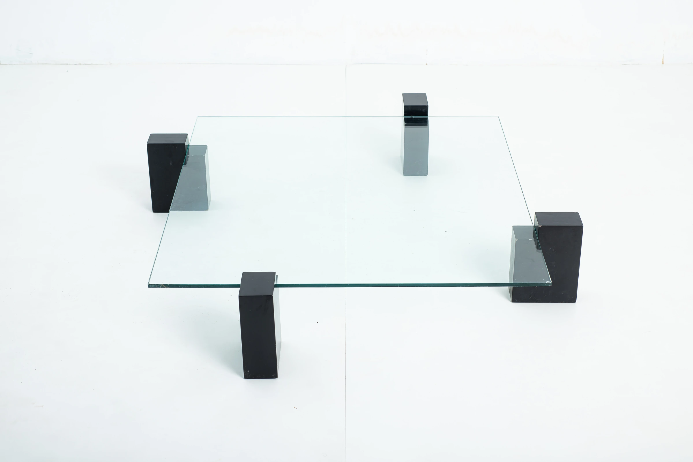 Center table, Oscar & Anna Maria Niemeyer — photo 2