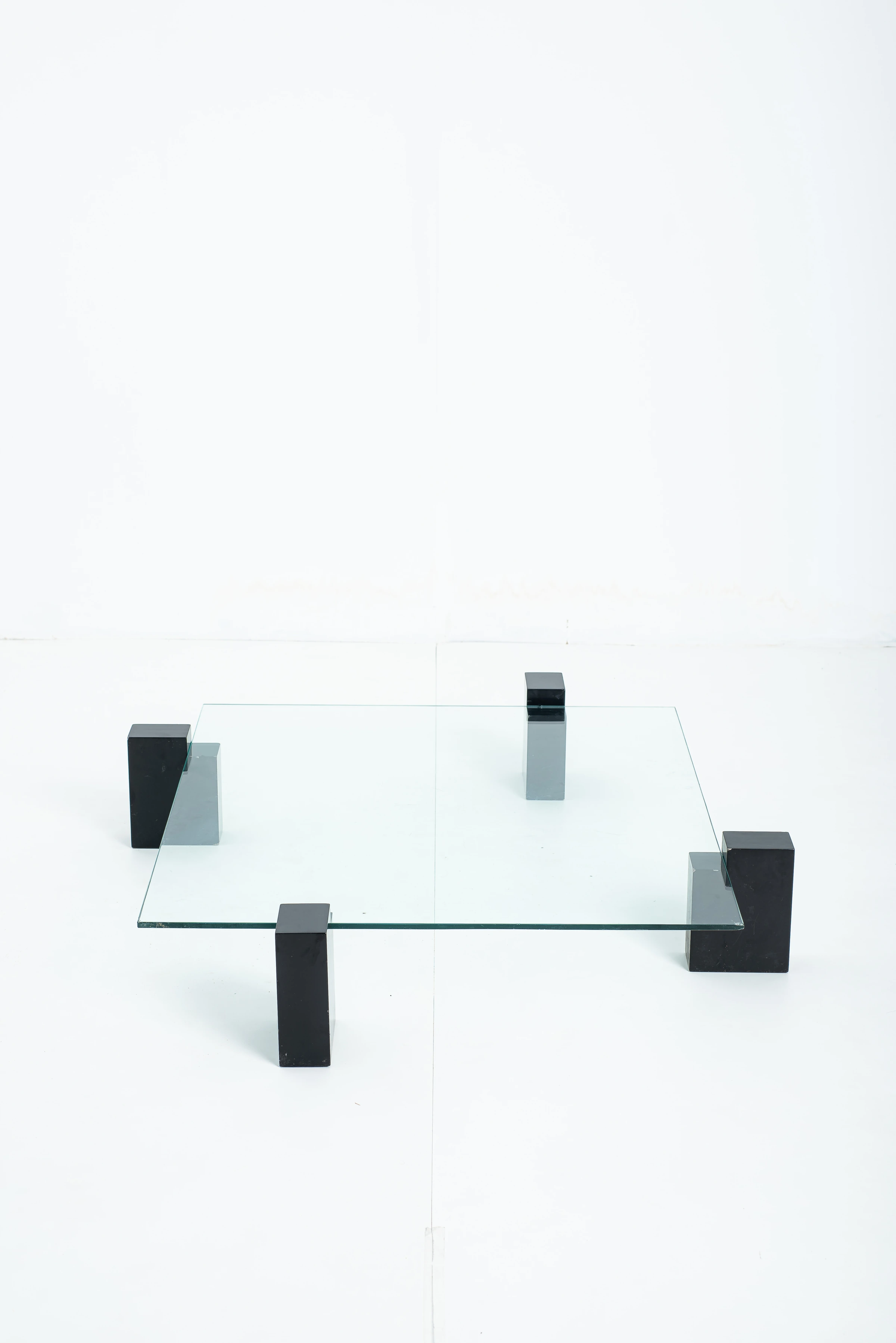 Center table, Oscar & Anna Maria Niemeyer — photo 3