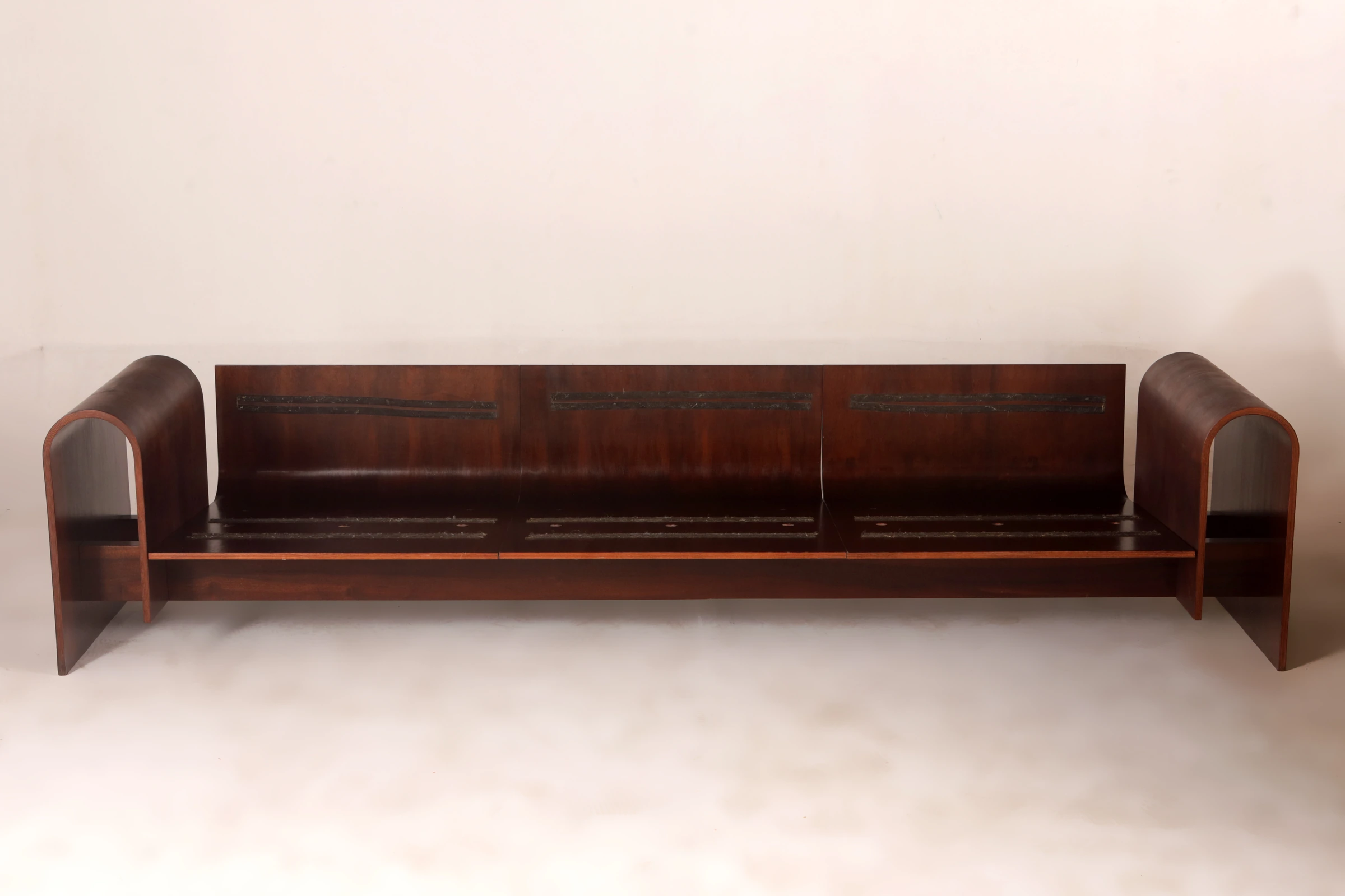 ON sofa, Oscar & Anna Maria Niemeyer — photo 3