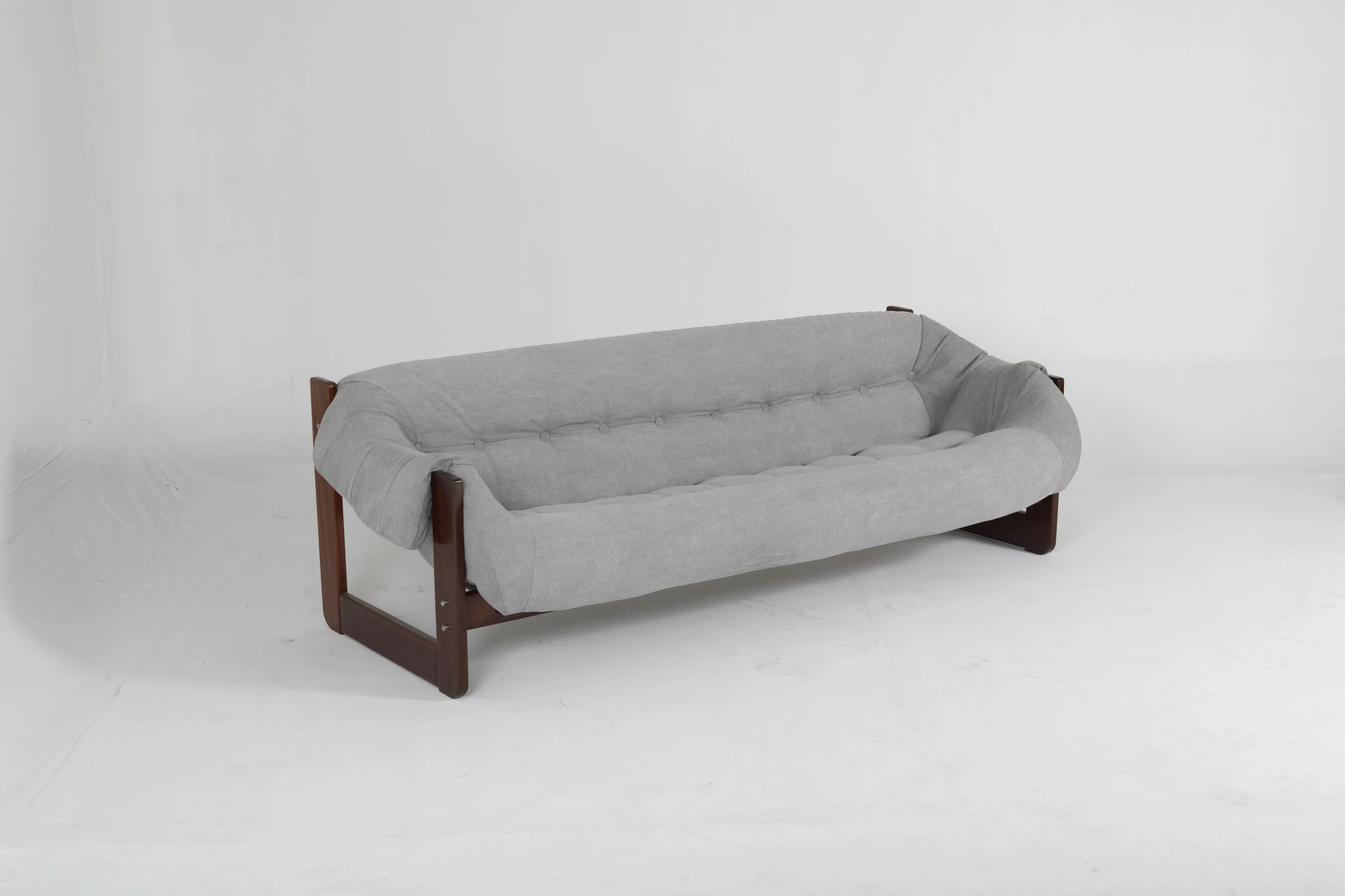 MP-97 sofa — Percival Lafer