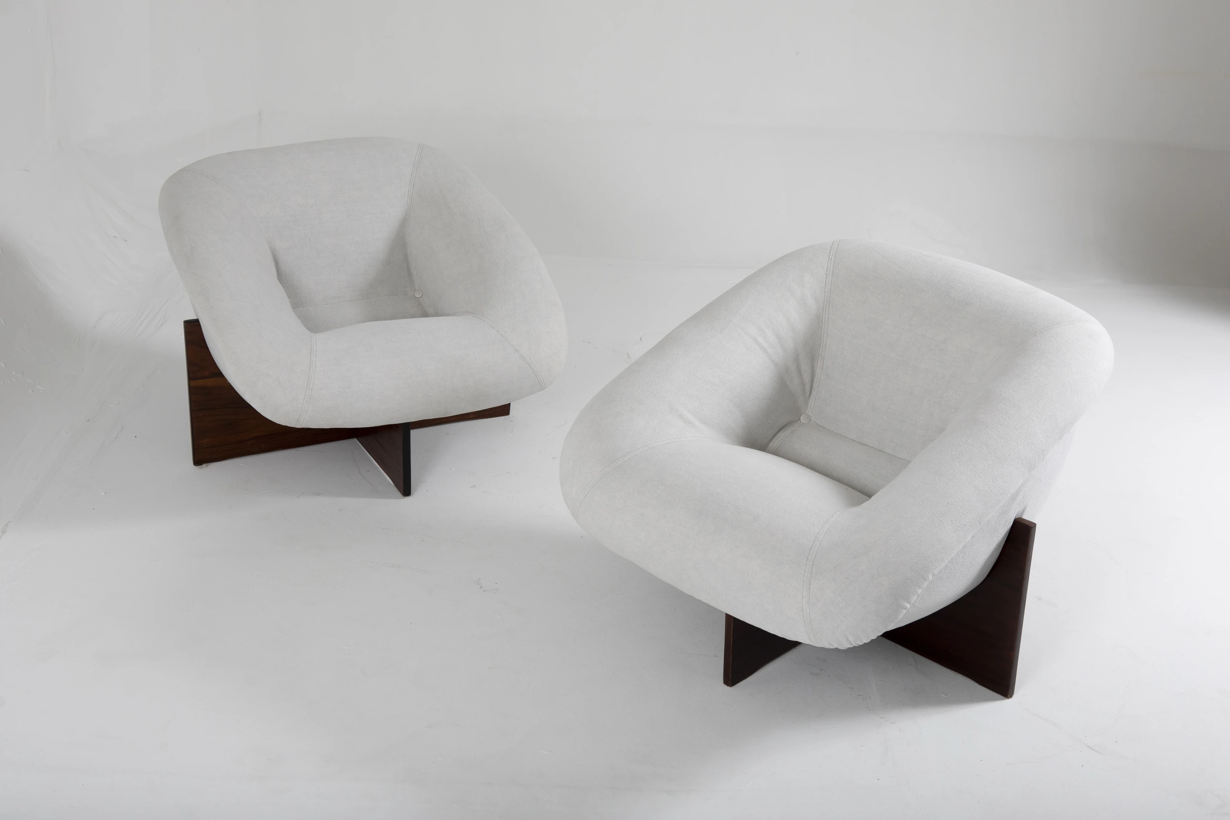Pair of MP-61 armchairs, Percival Lafer — photo 4