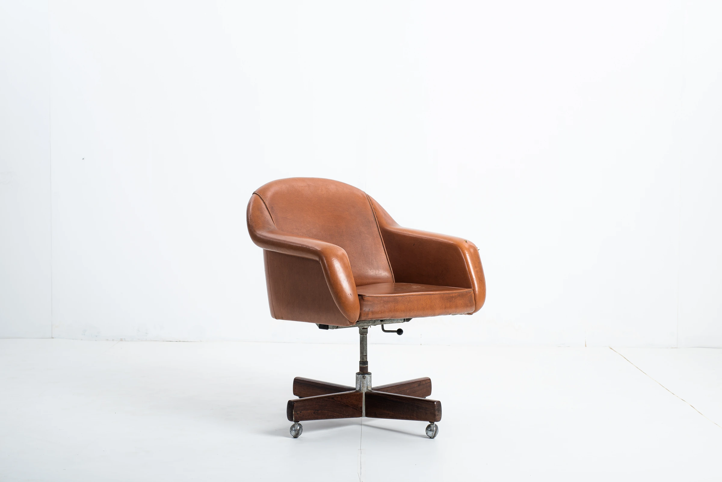 Desk chair, Sergio Rodrigues — photo 4