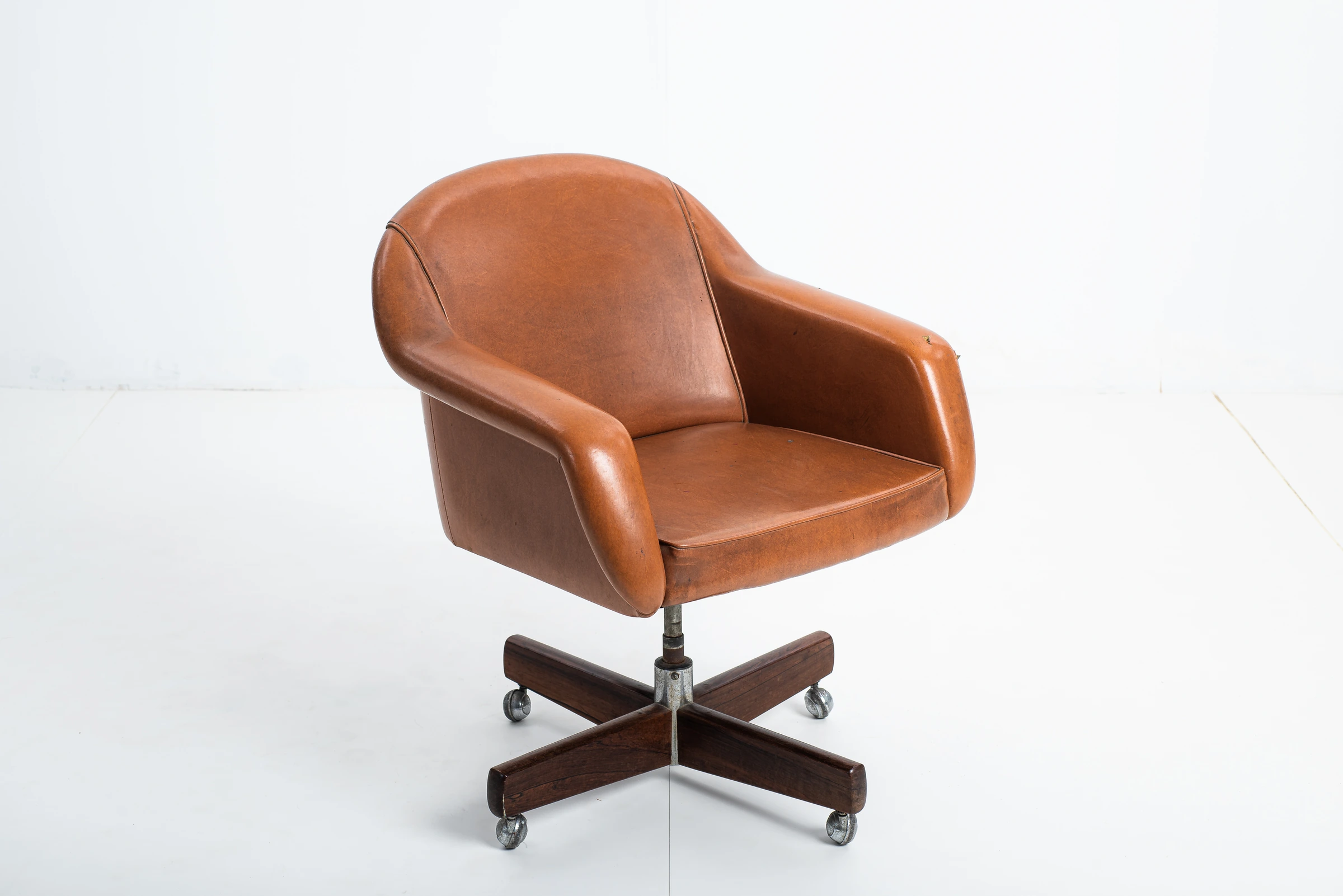 Desk chair, Sergio Rodrigues — photo 5