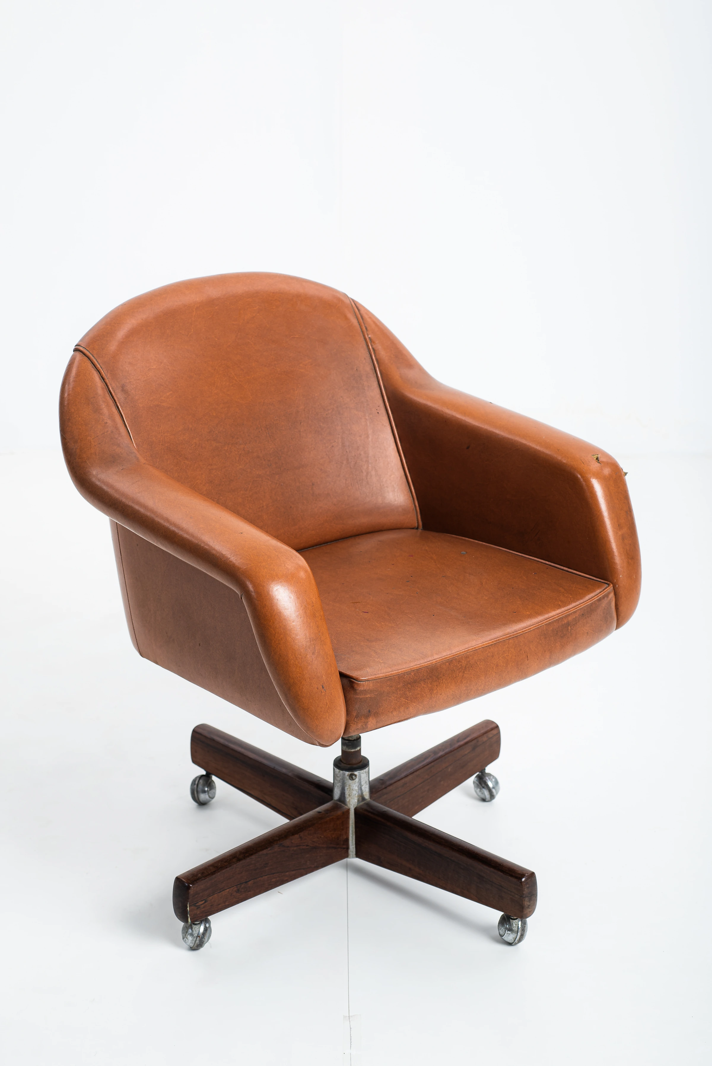 Desk chair, Sergio Rodrigues — photo 6