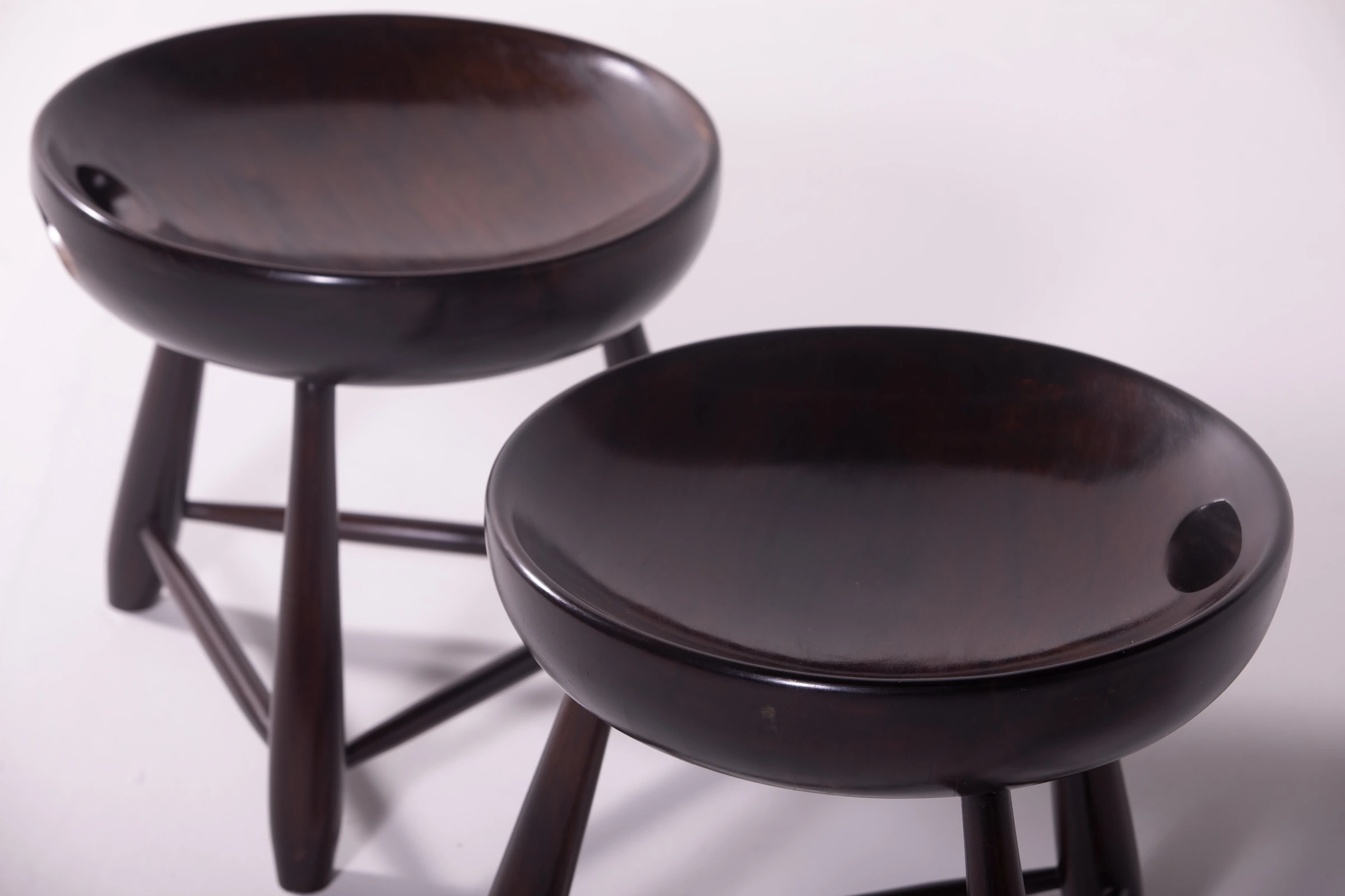 Pair of Mocho stools, Sergio Rodrigues — photo 3