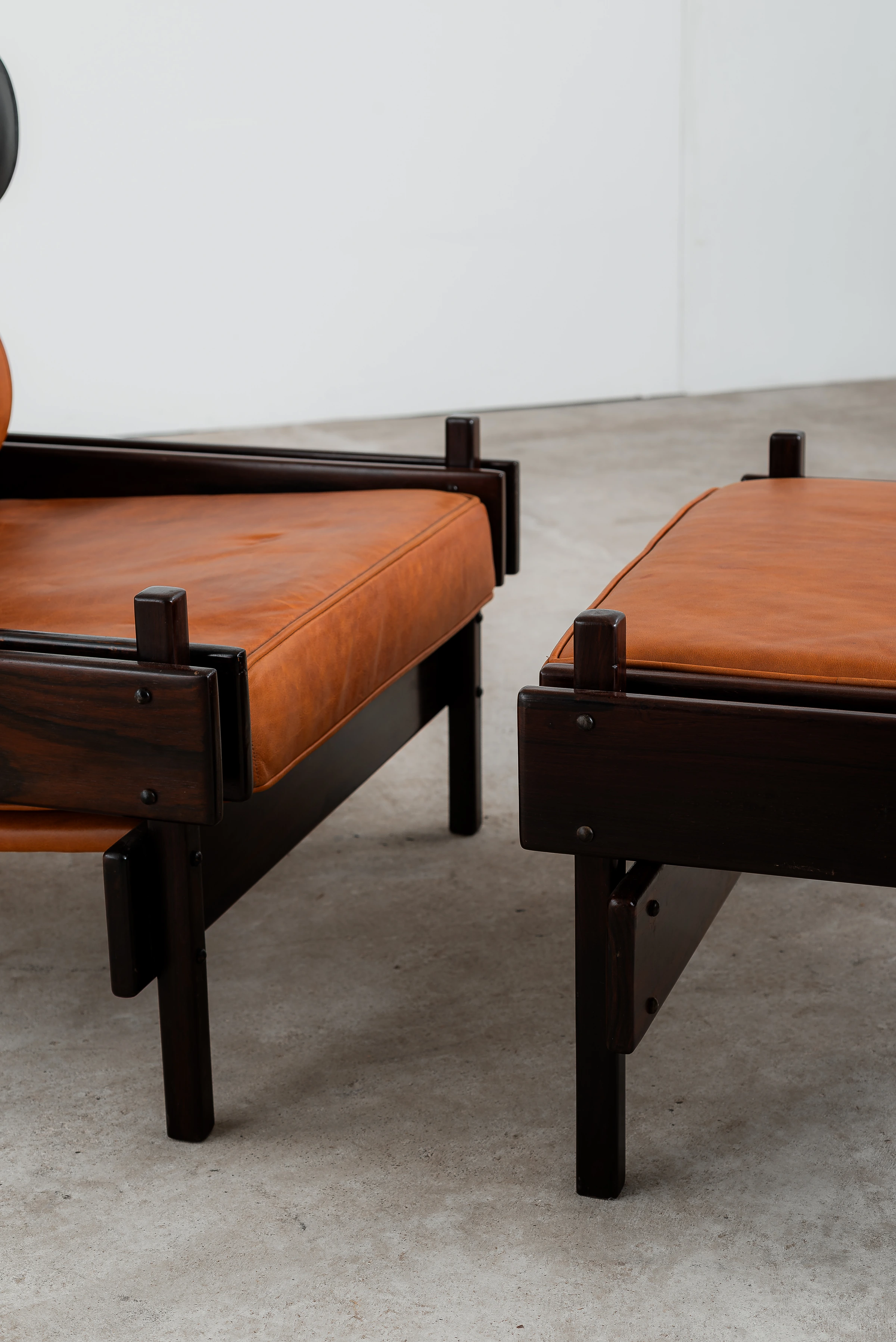 Tonico armchair and ottoman, Sergio Rodrigues — photo 4