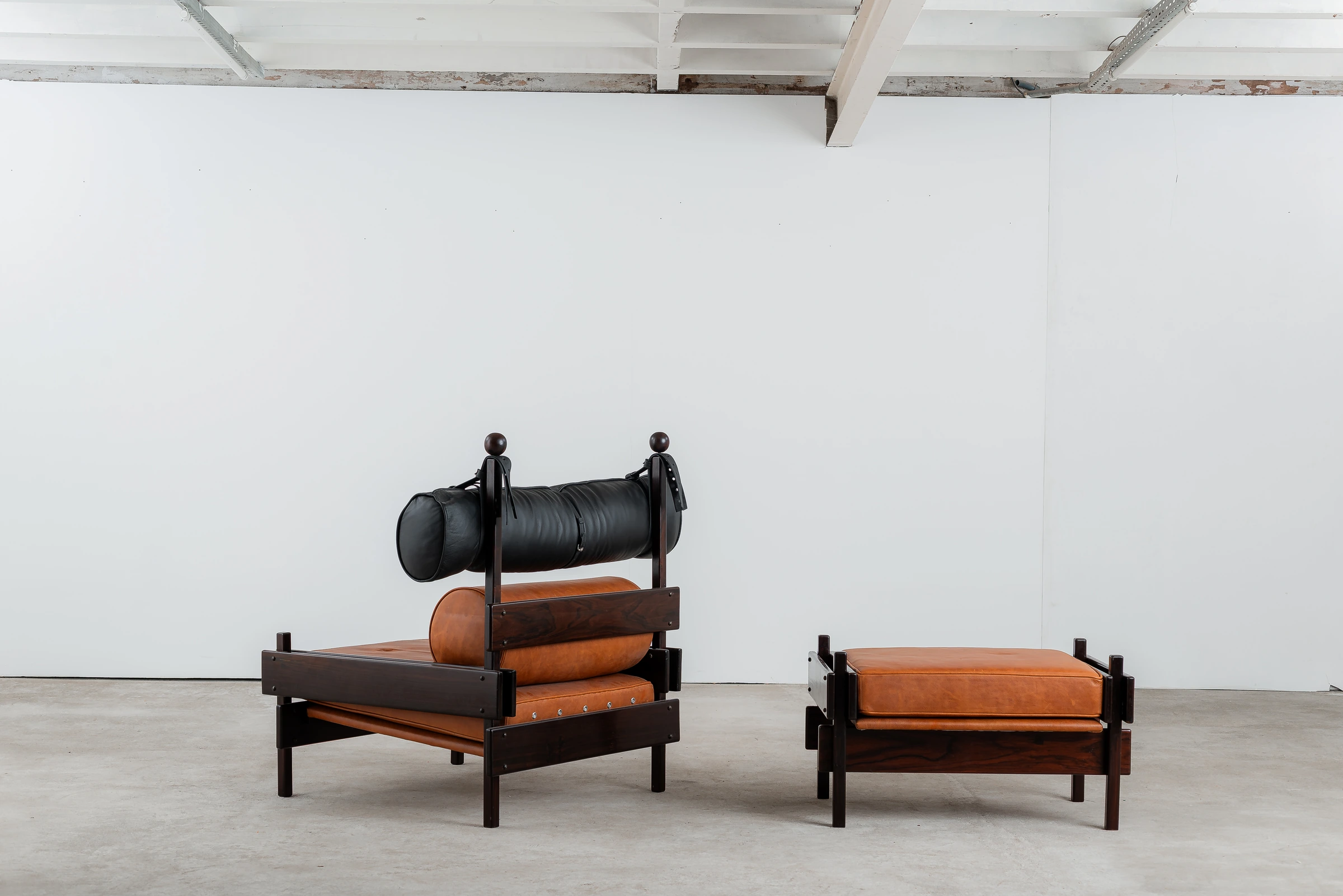 Tonico armchair and ottoman, Sergio Rodrigues — photo 5