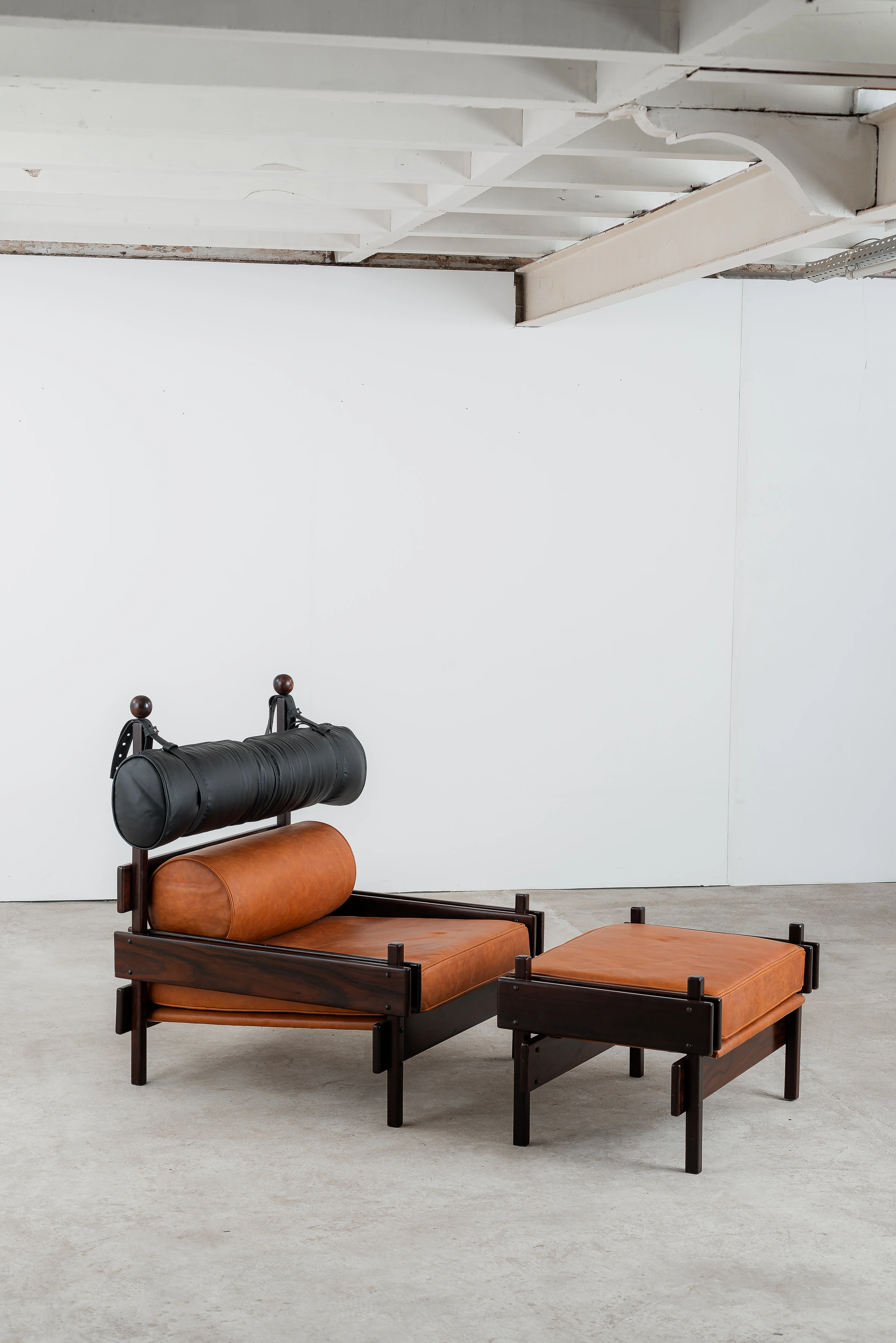 Tonico armchair and ottoman, Sergio Rodrigues — photo 8
