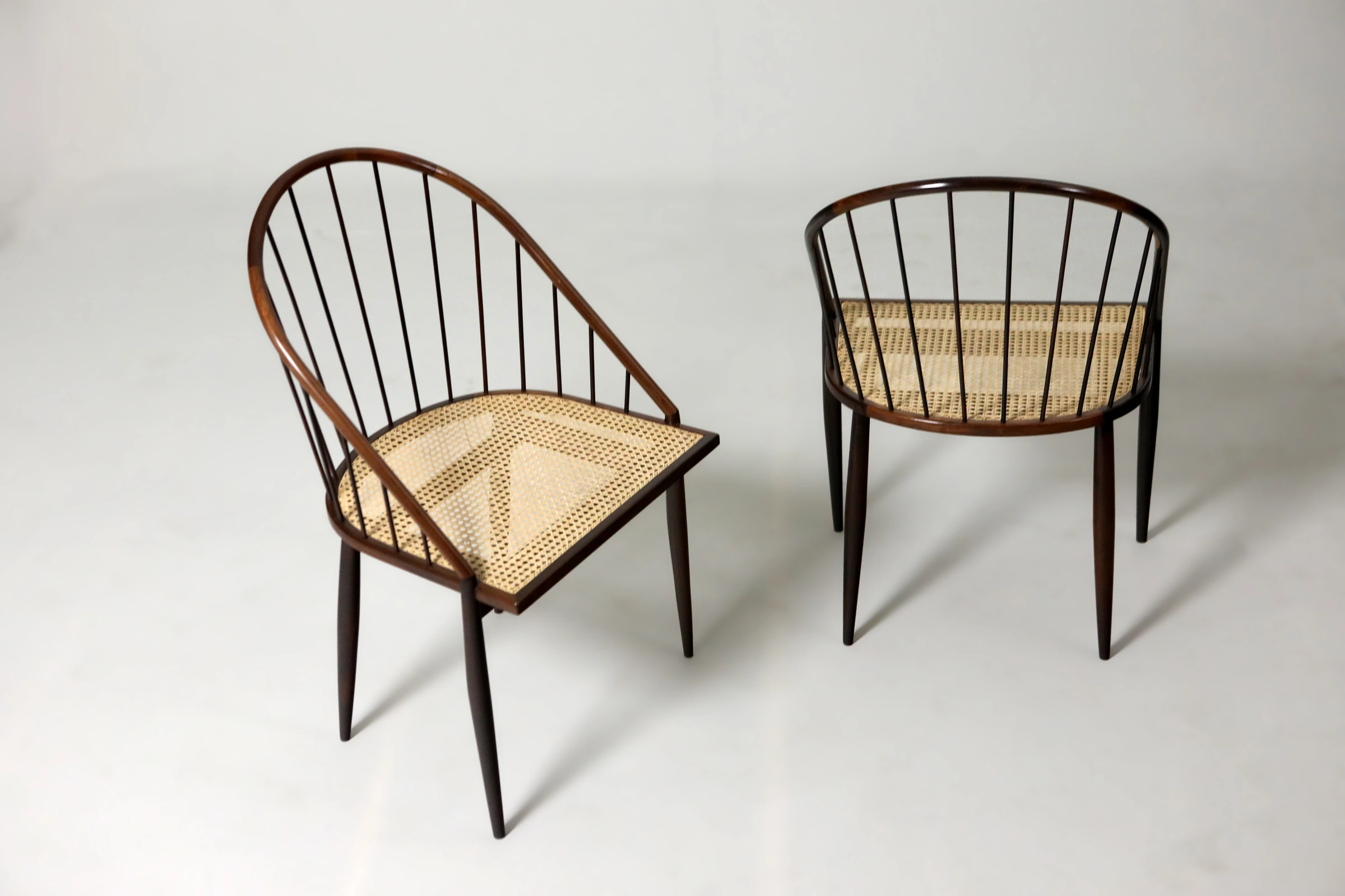 Curva chairs