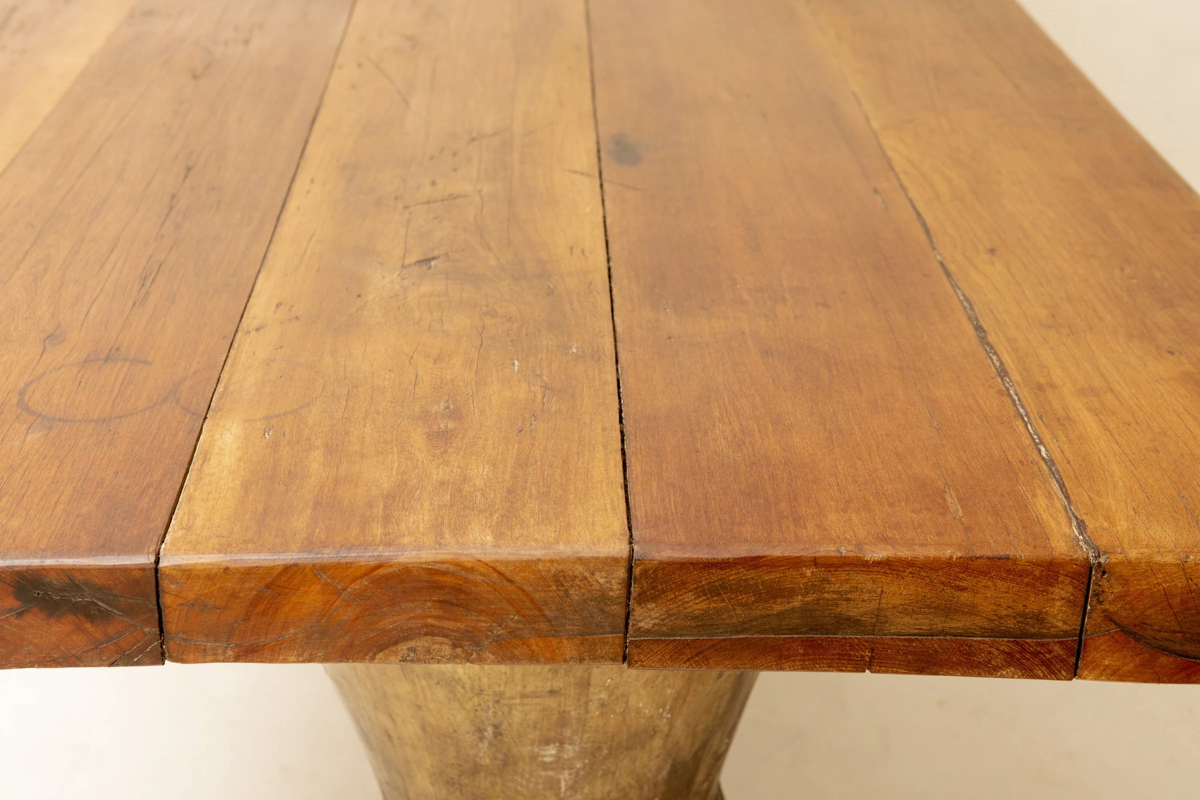 Dining table, José Zanine Caldas — photo 11