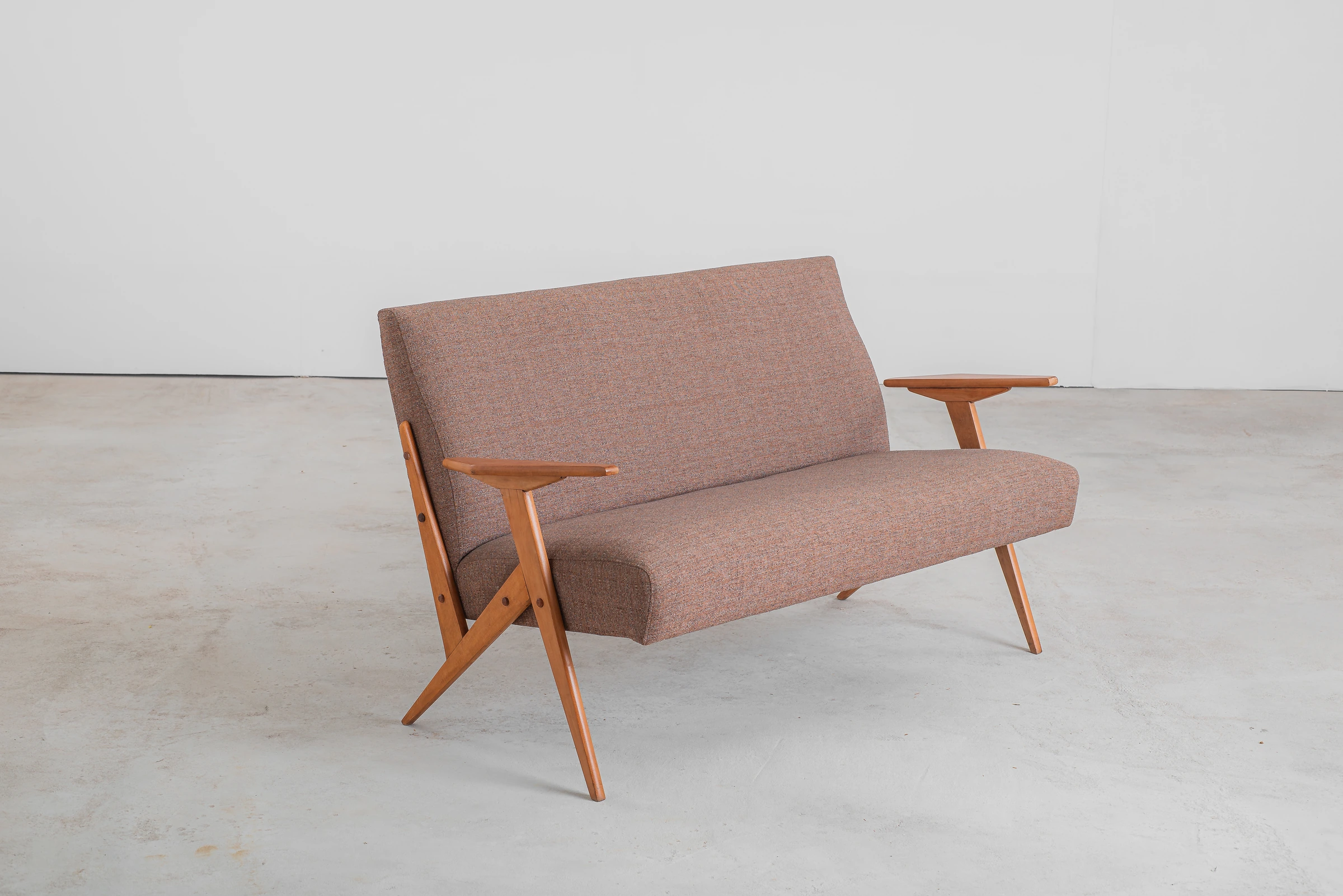 Linha Z sofa — José Zanine Caldas
